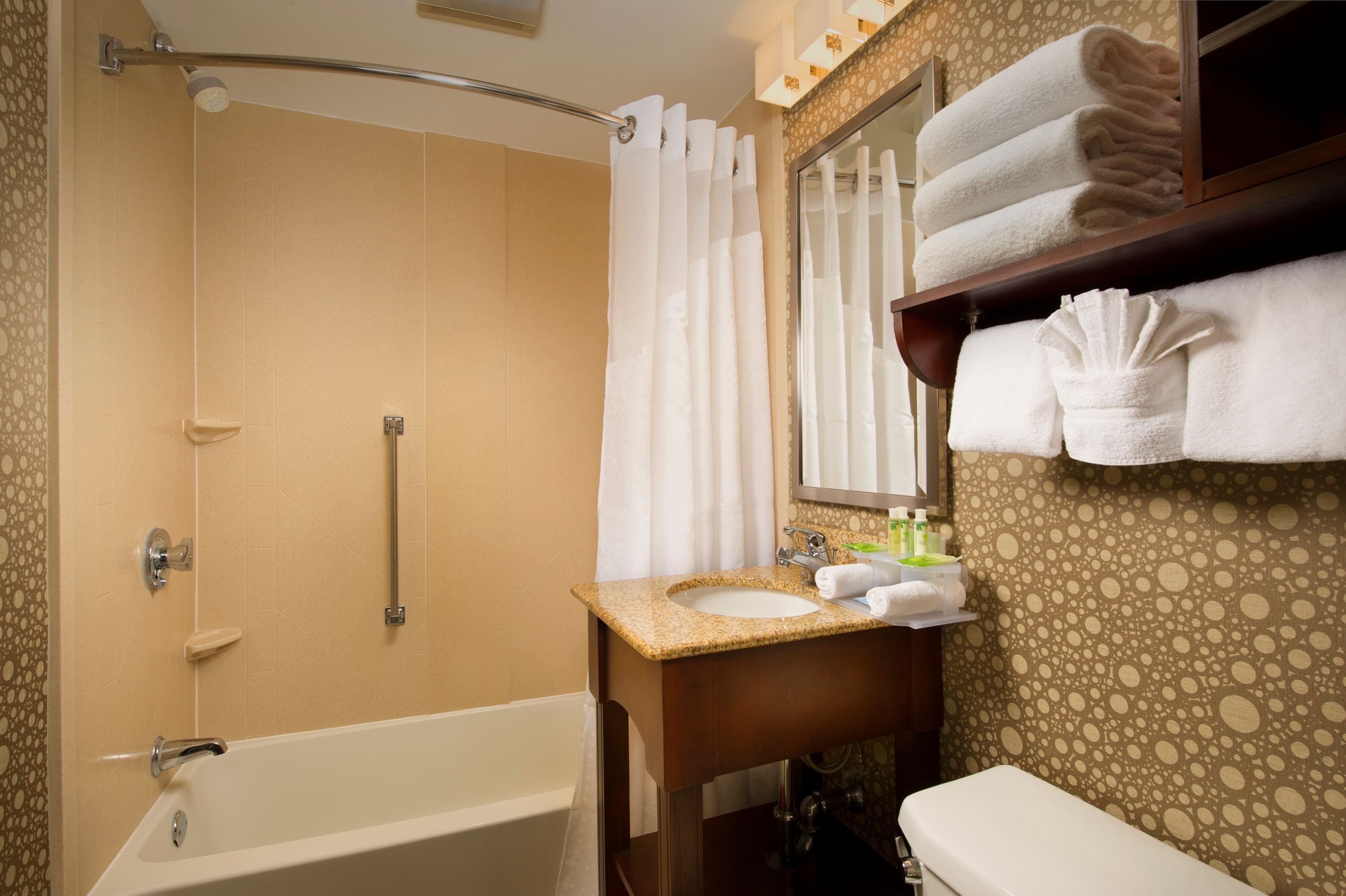 Holiday Inn Express Boston North-Woburn — 10