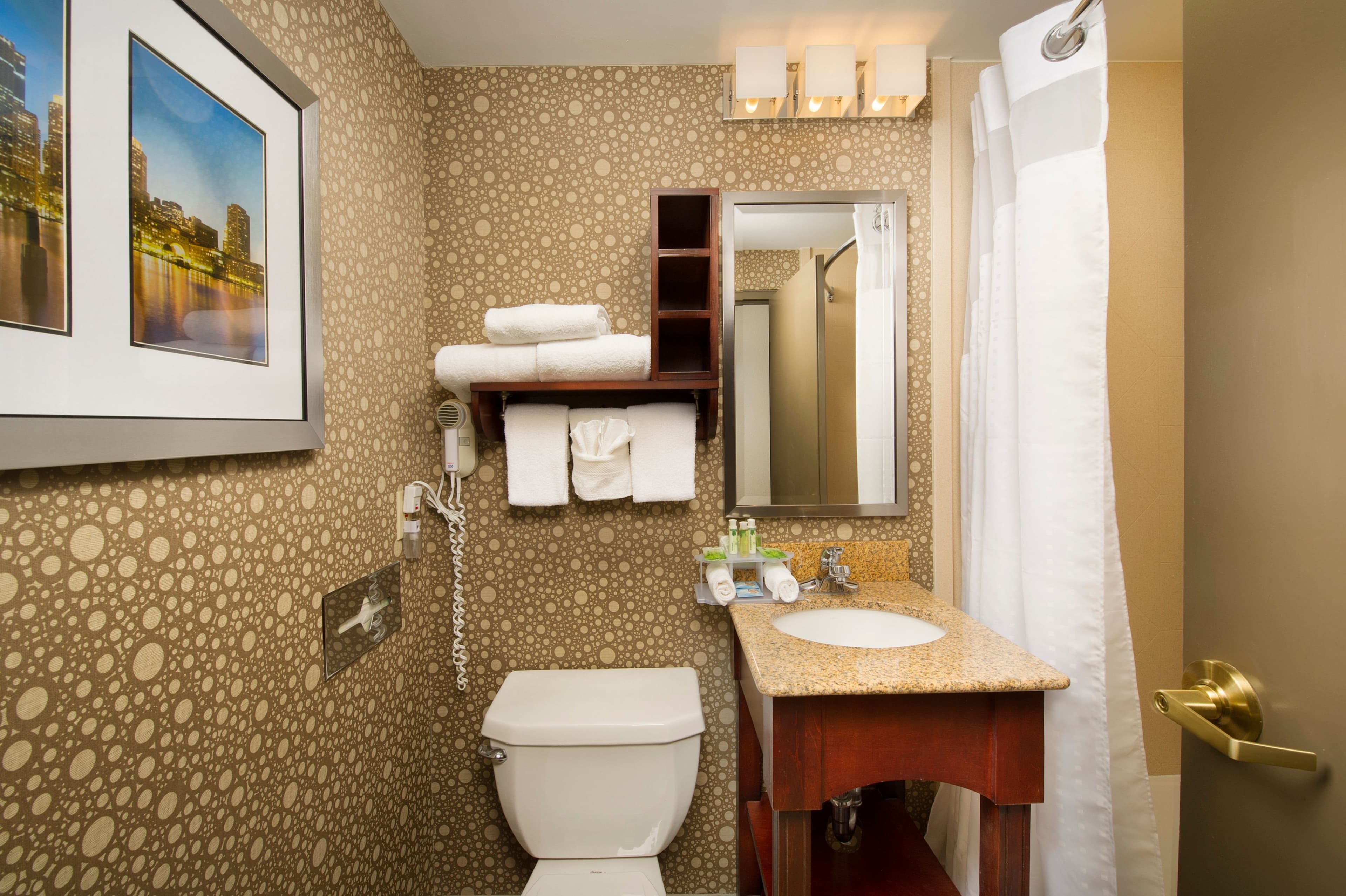 Holiday Inn Express Boston North-Woburn — 8