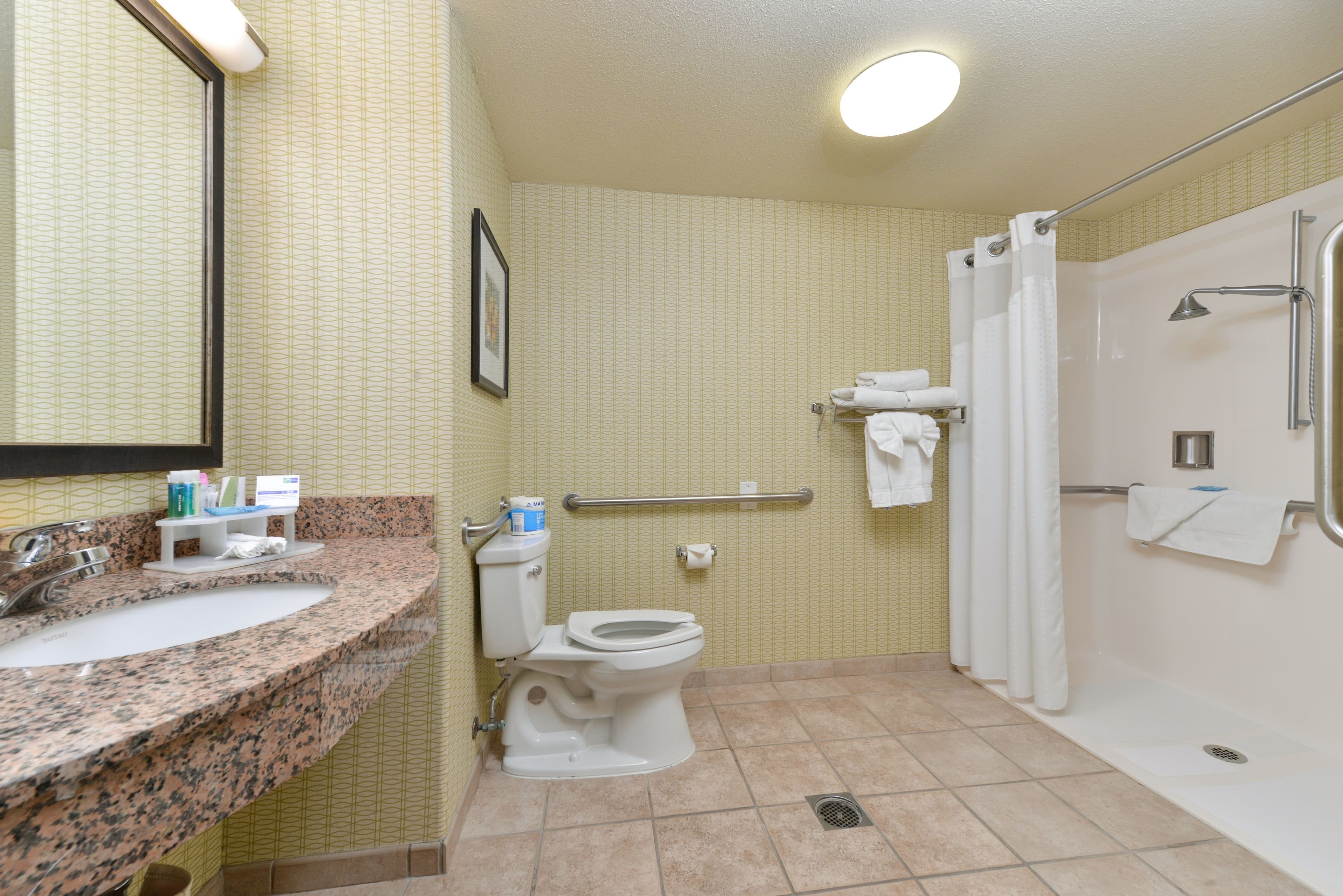 Holiday Inn Express Woodland — 22