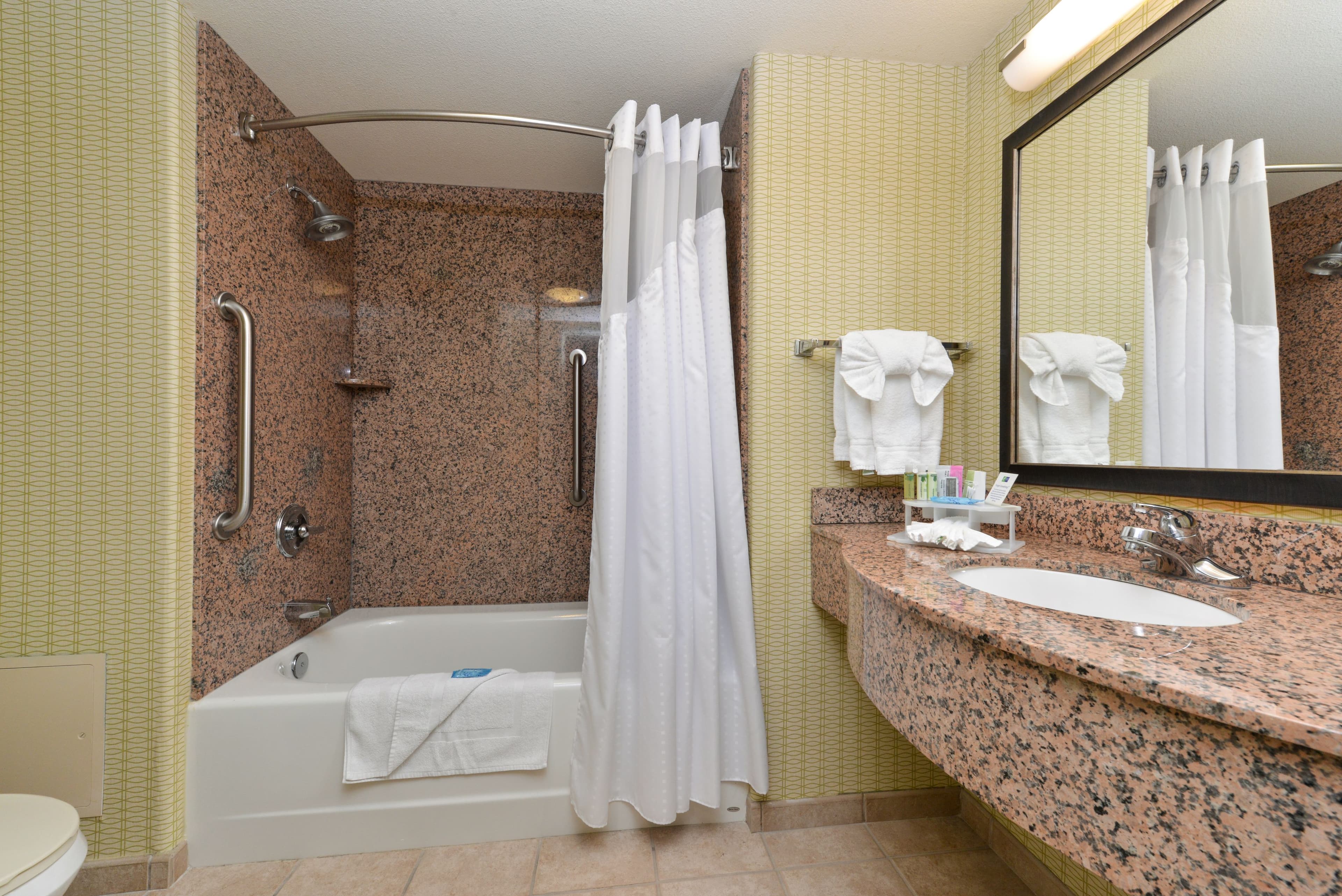 Holiday Inn Express Woodland — 9
