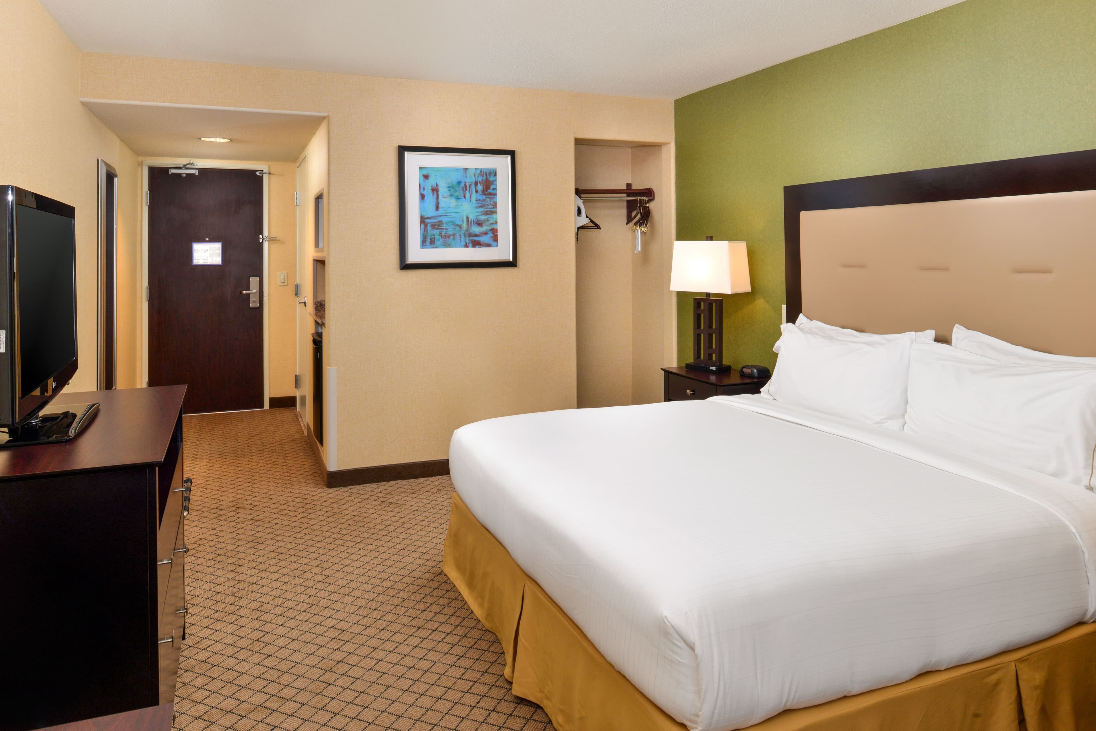 Holiday Inn Express Woodland — 13