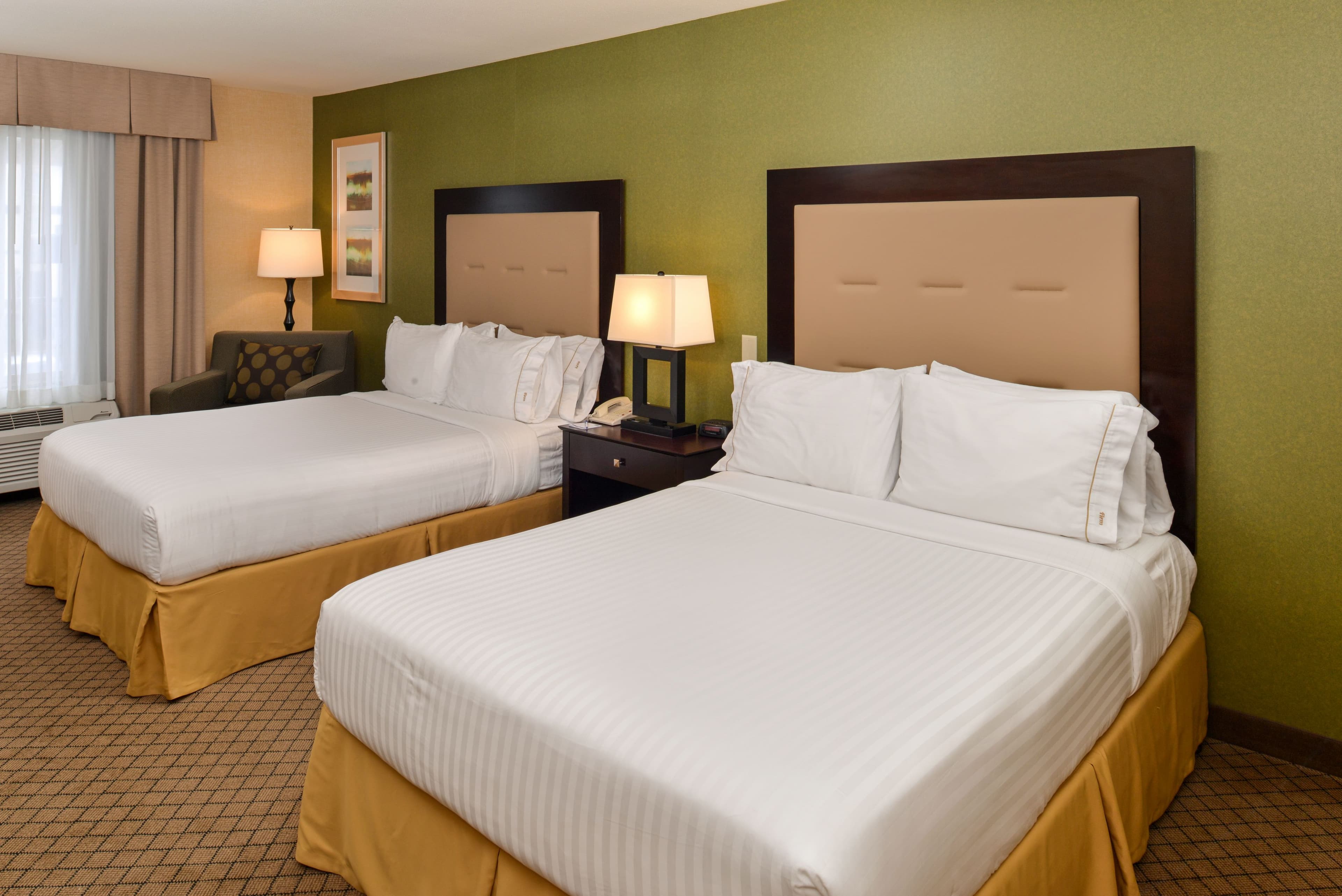 Holiday Inn Express Woodland — 29
