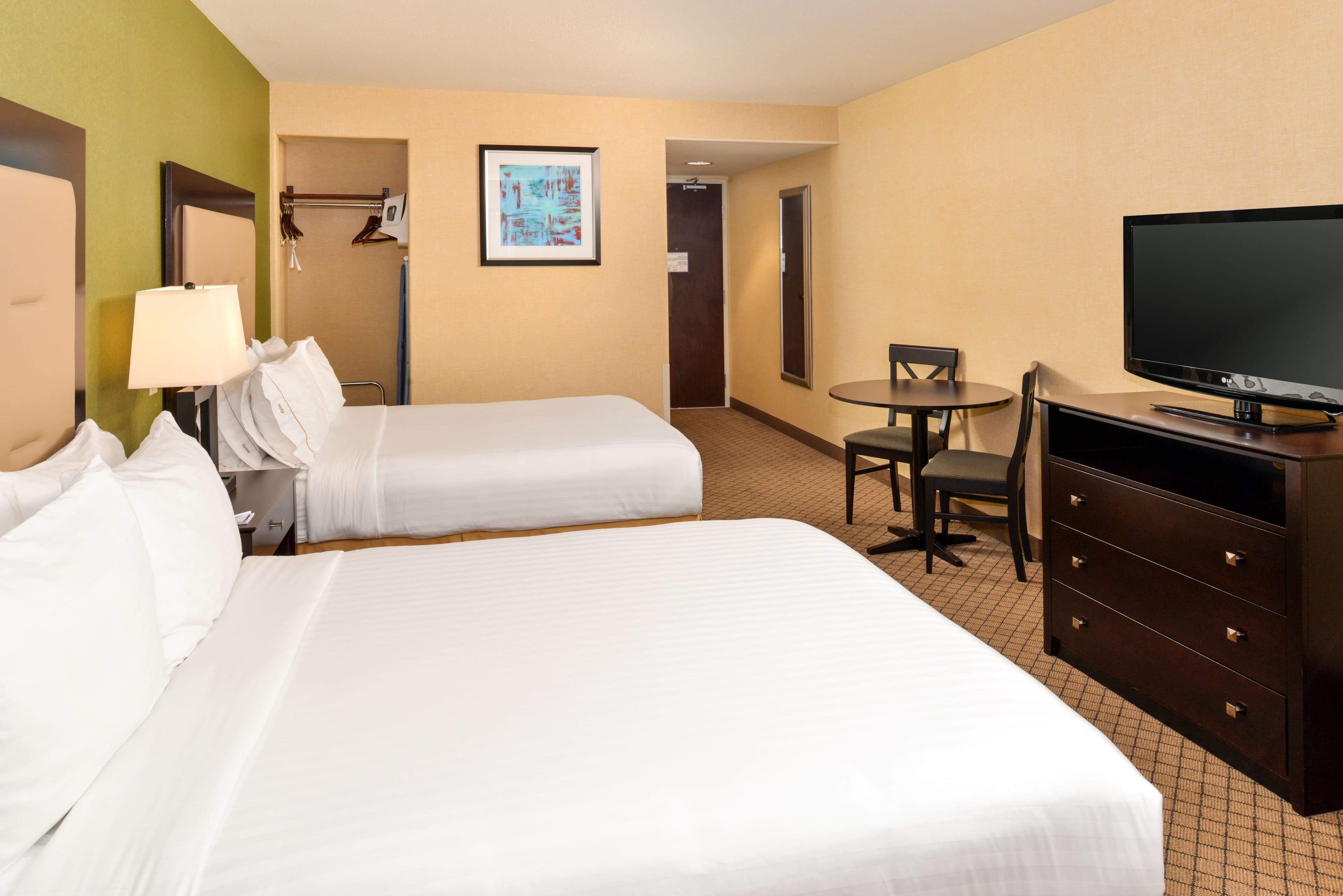 Holiday Inn Express Woodland — 27
