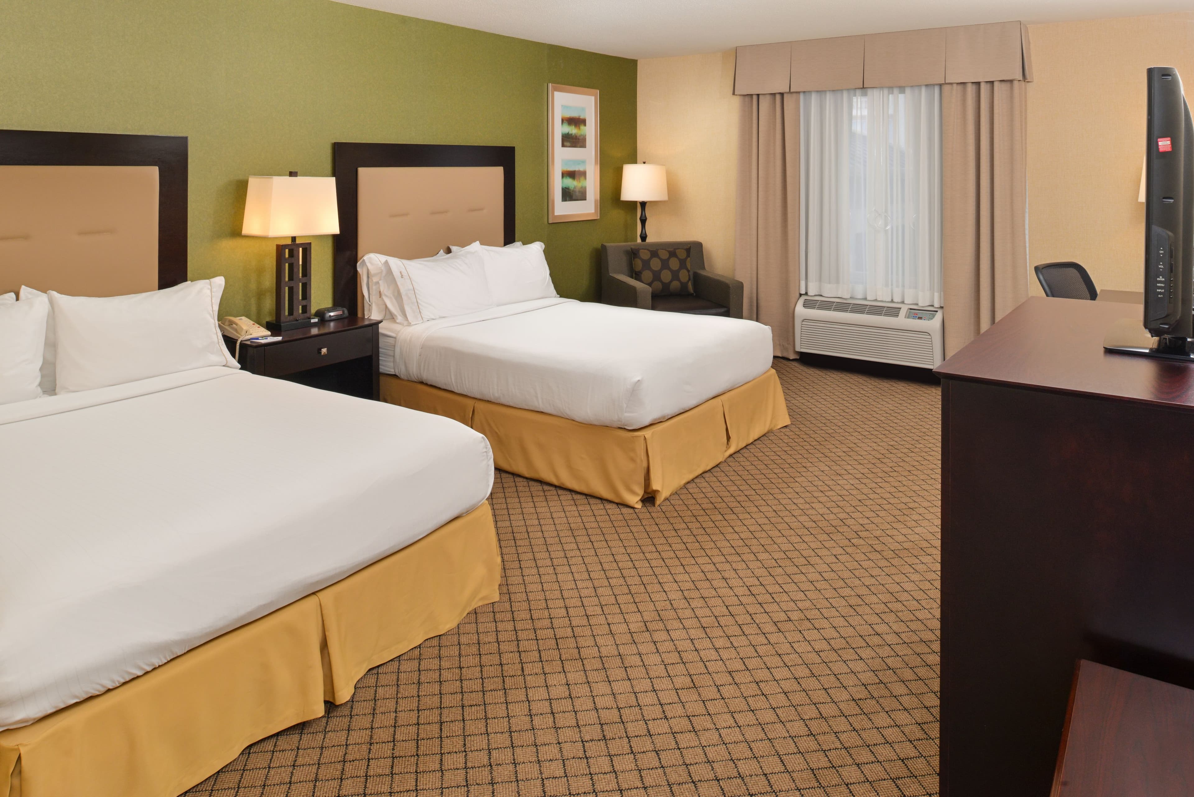Holiday Inn Express Woodland — 38