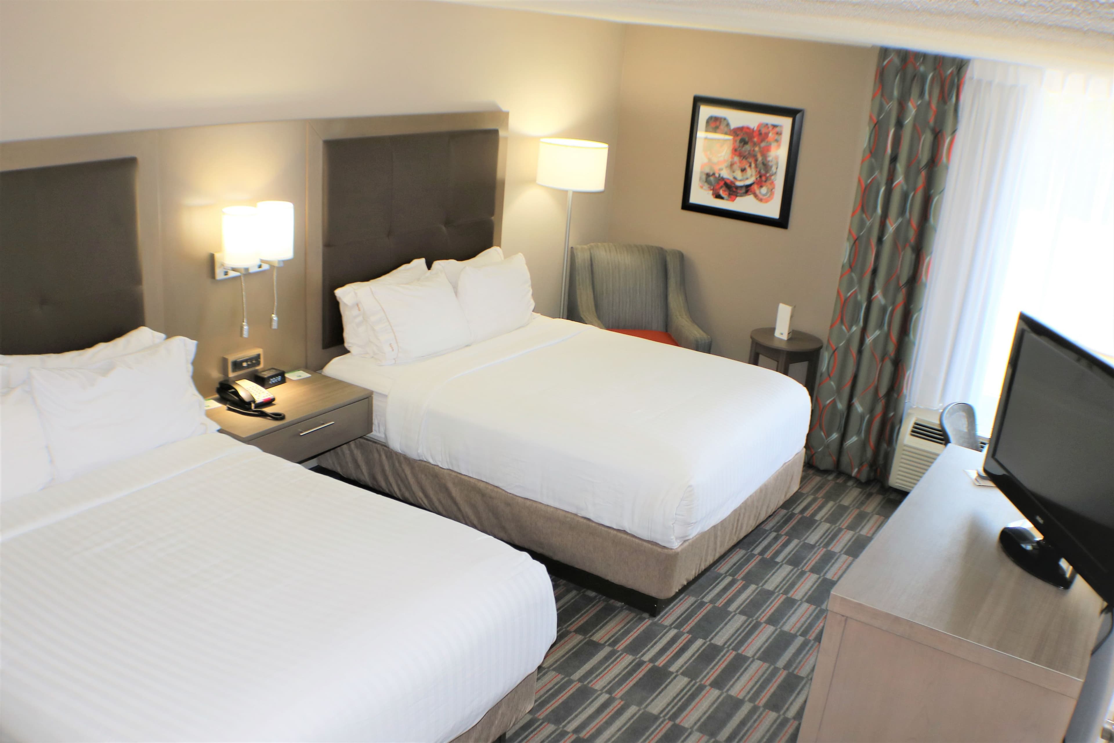 Holiday Inn Express Woodstock-Shenandoah Valley — 11