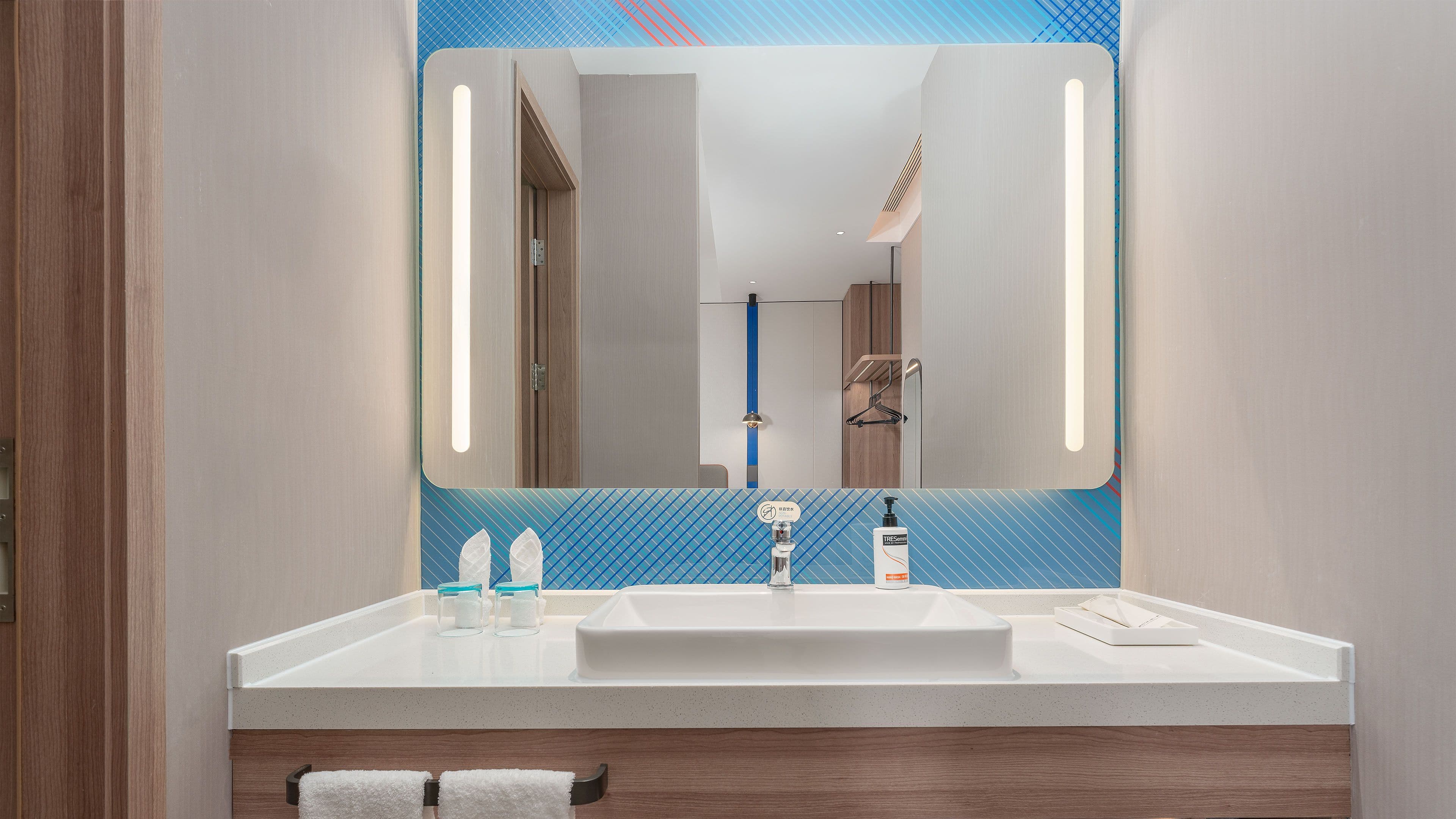 Holiday Inn Express Wuhan East Lake - Image 4