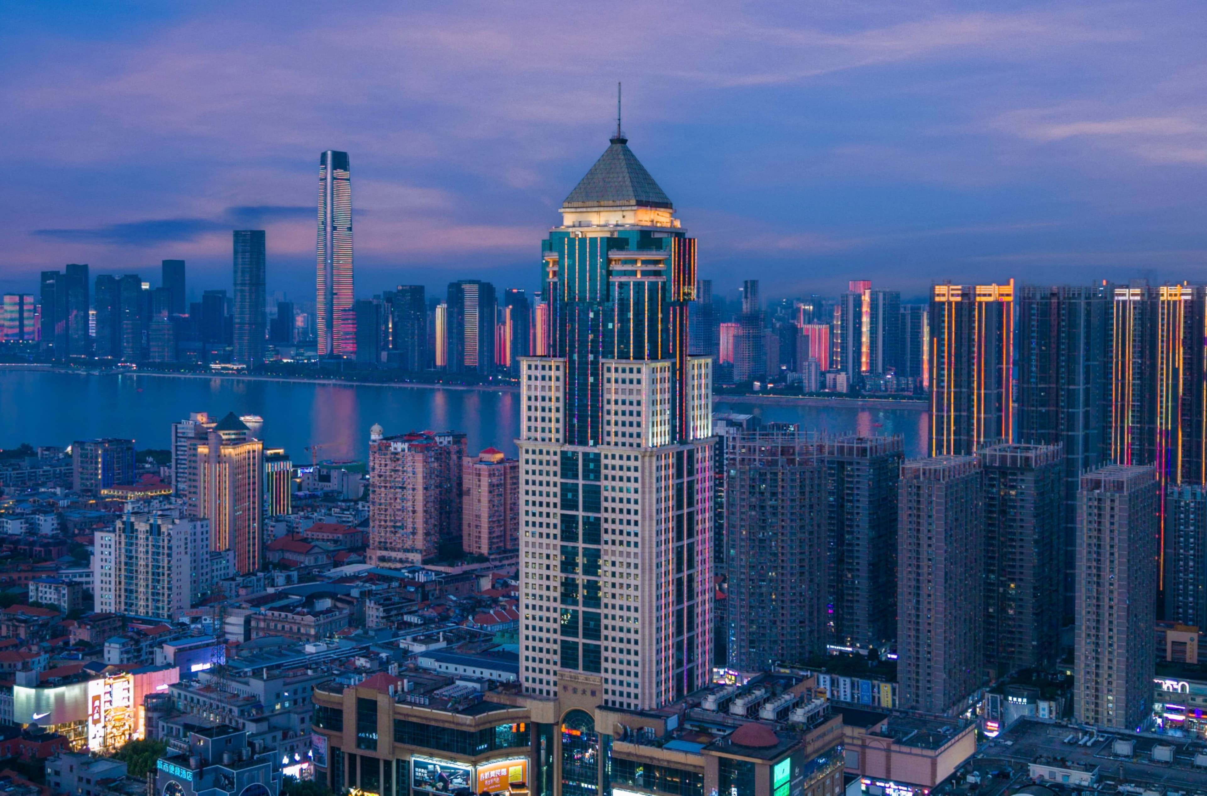 Holiday Inn Express Wuhan Jianghan Road - Image 1