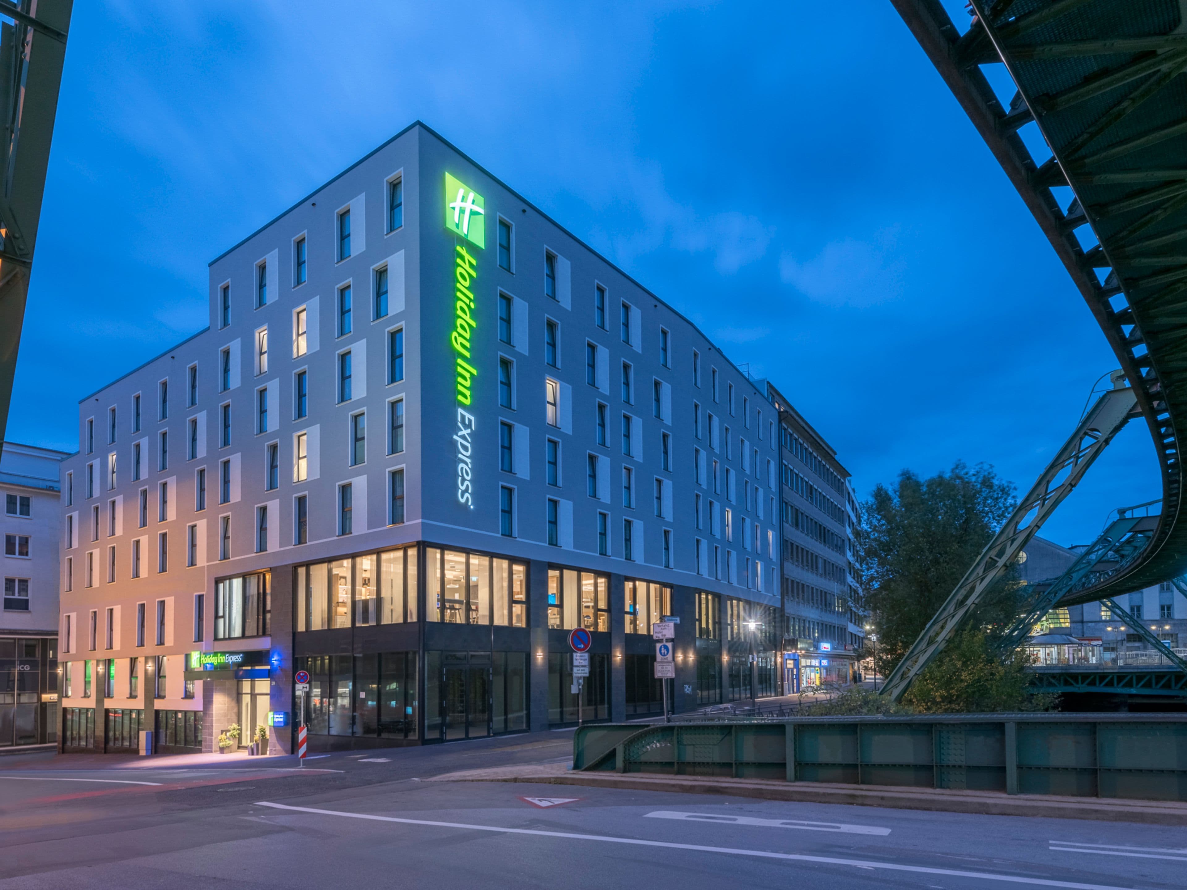 Holiday Inn Express Wuppertal - Hauptbahnhof - Image 1