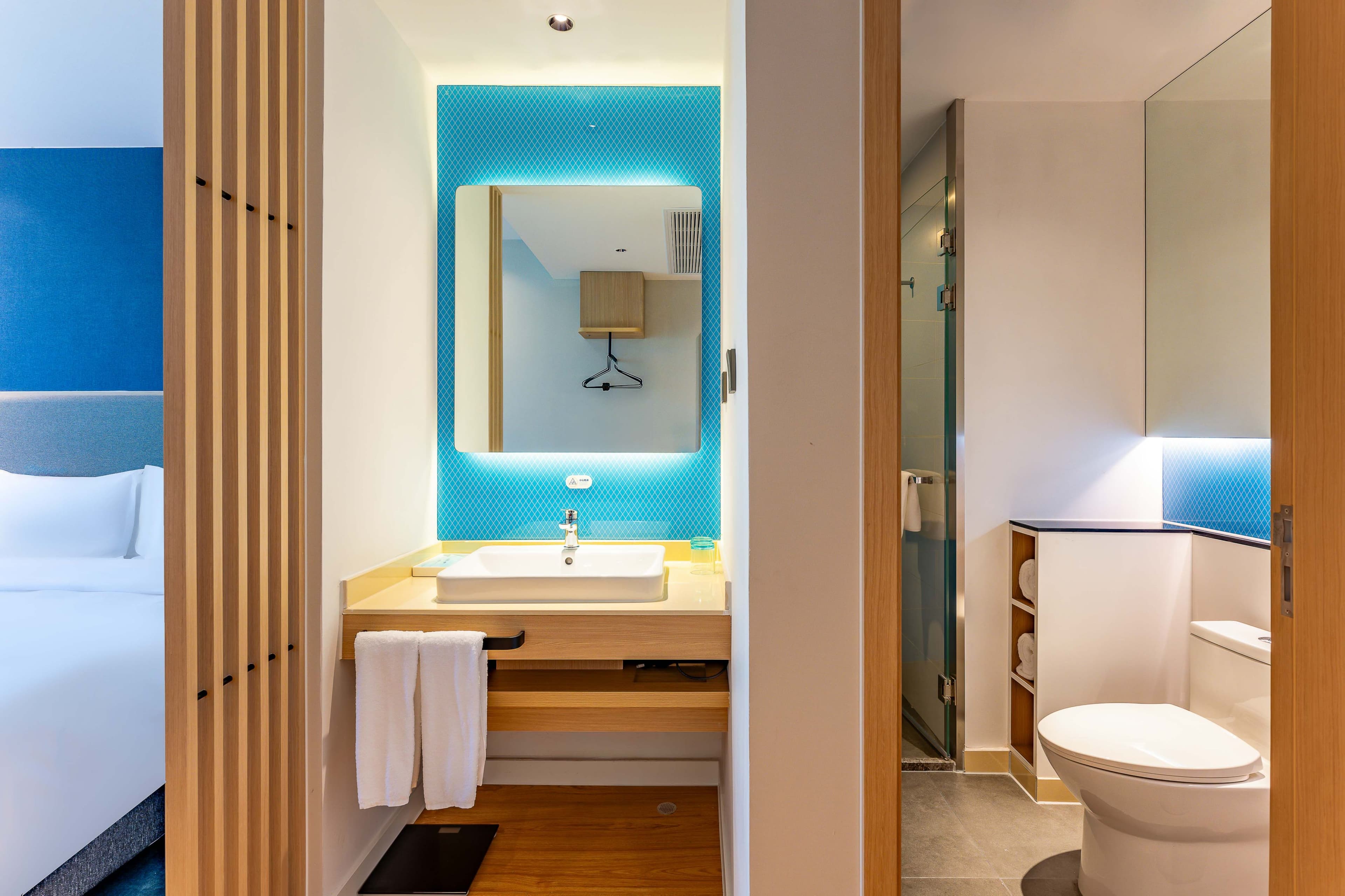 Holiday Inn Express Wuxi East Station — 7