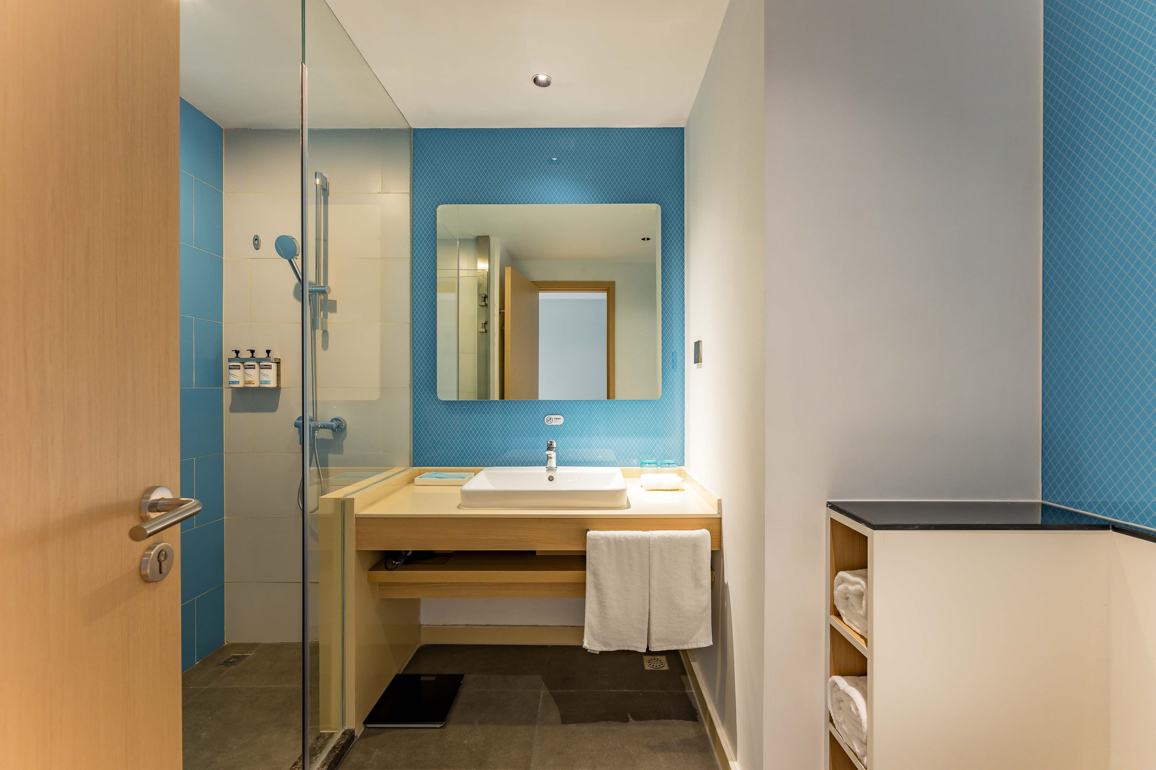 Holiday Inn Express Wuxi East Station - Image 4
