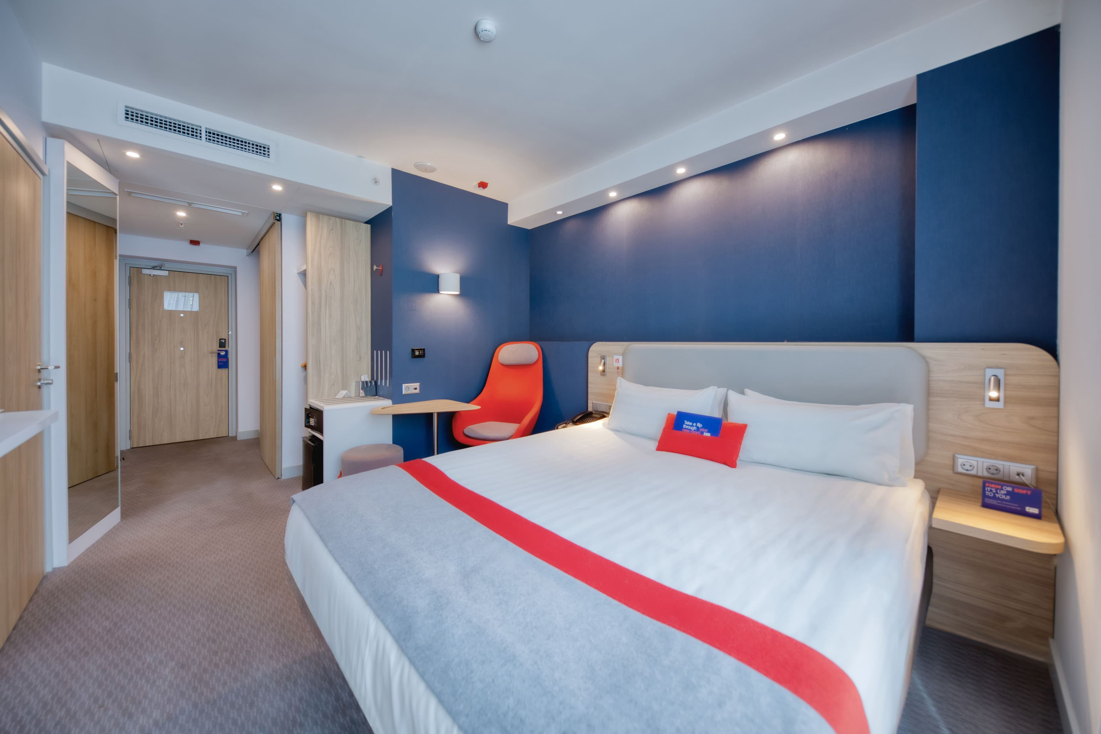 Standard Room with Free Breakfast - Image 5