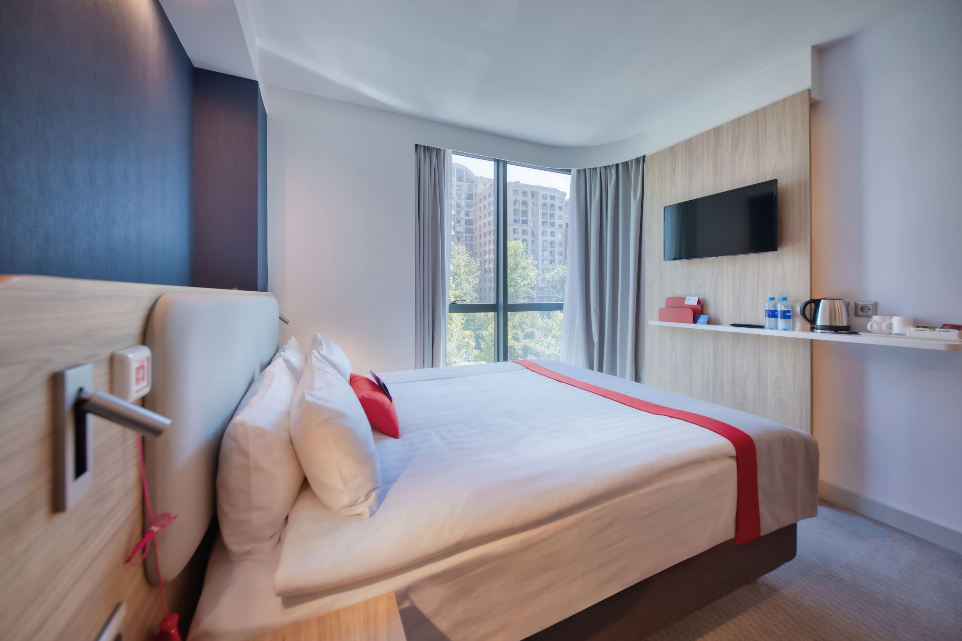 Standard Room with Free Breakfast - Image 6