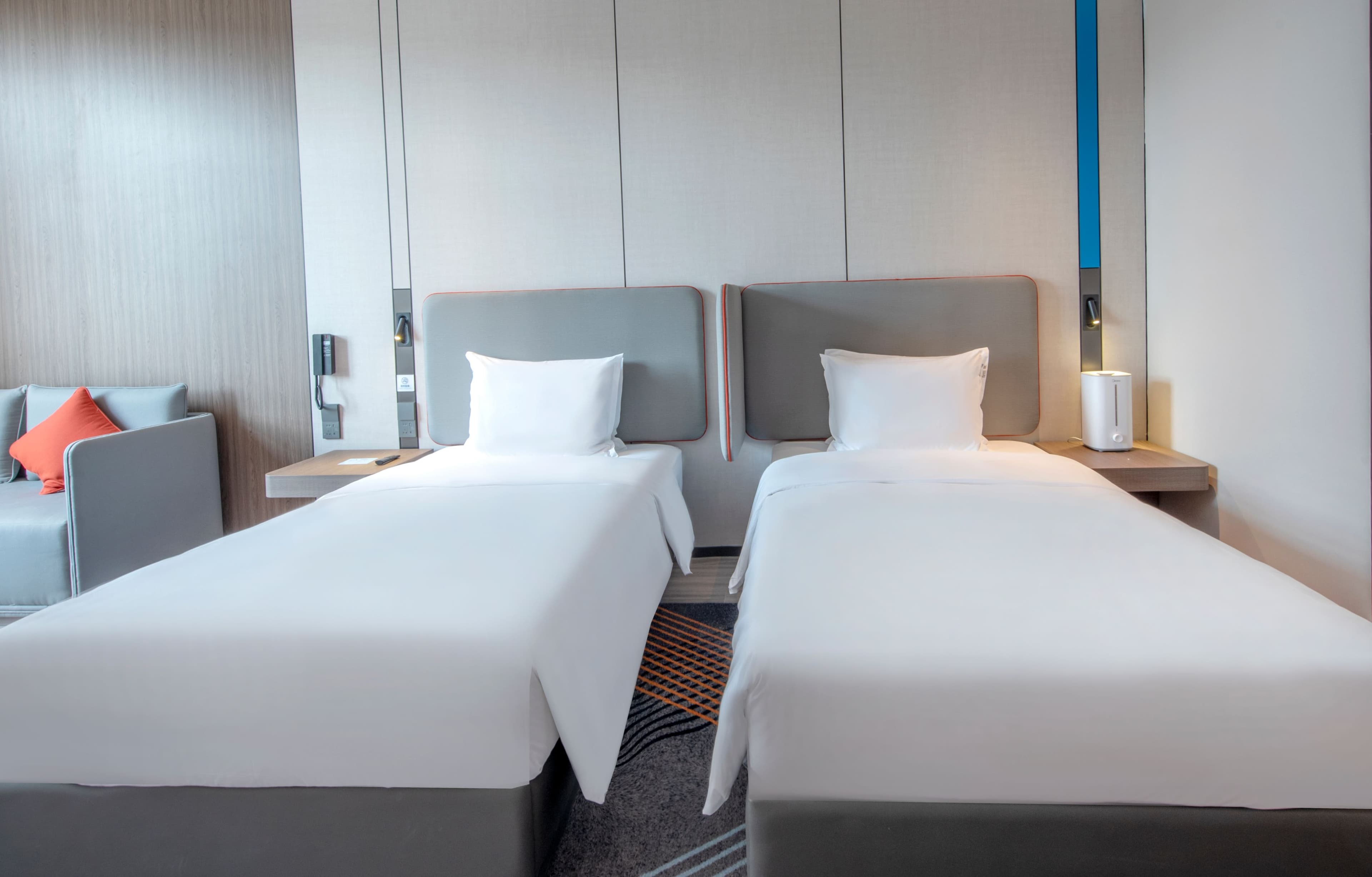 Holiday Inn Express Yinchuan Lanxi Valley Plaza - Image 5