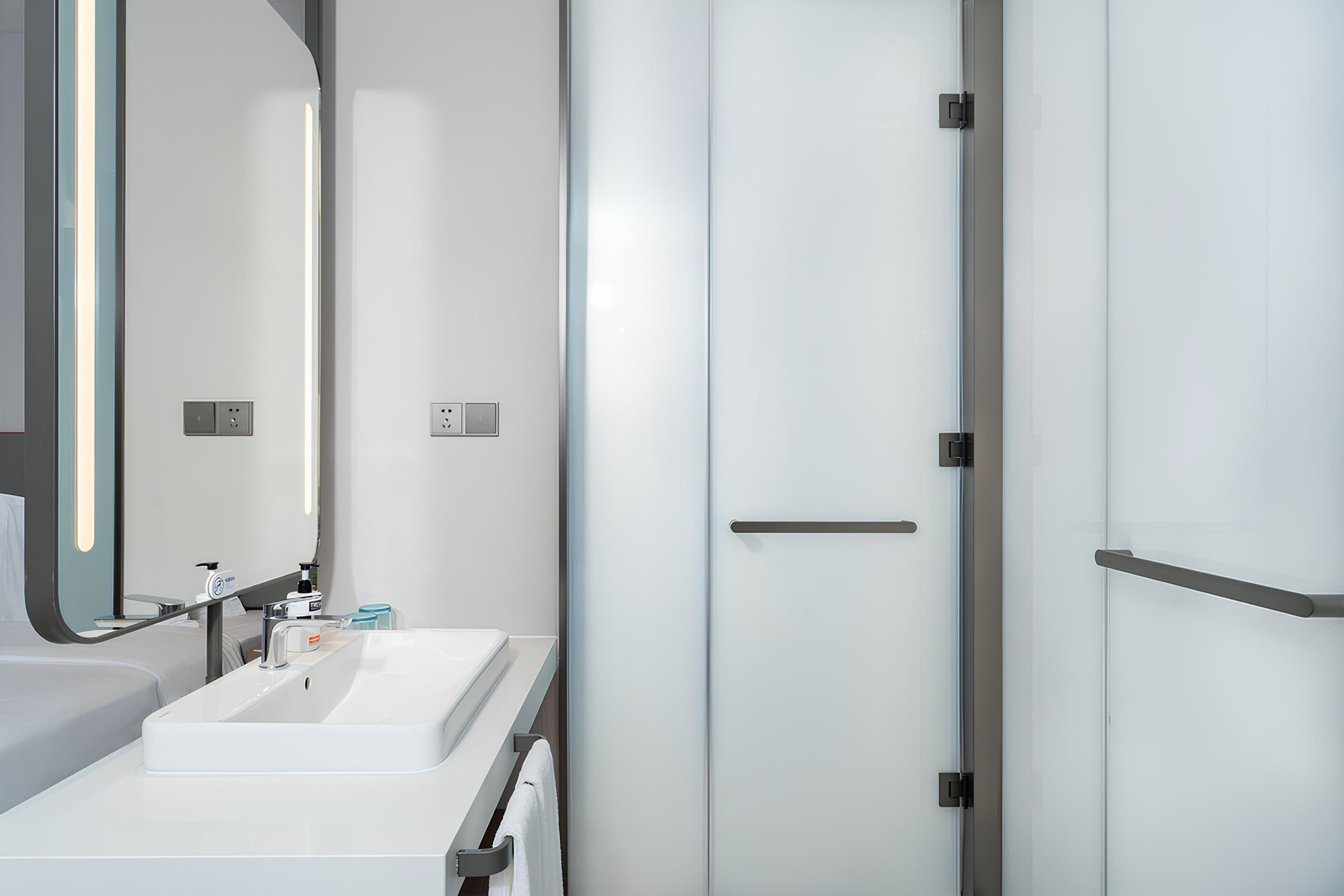 Standard Room - Image 5