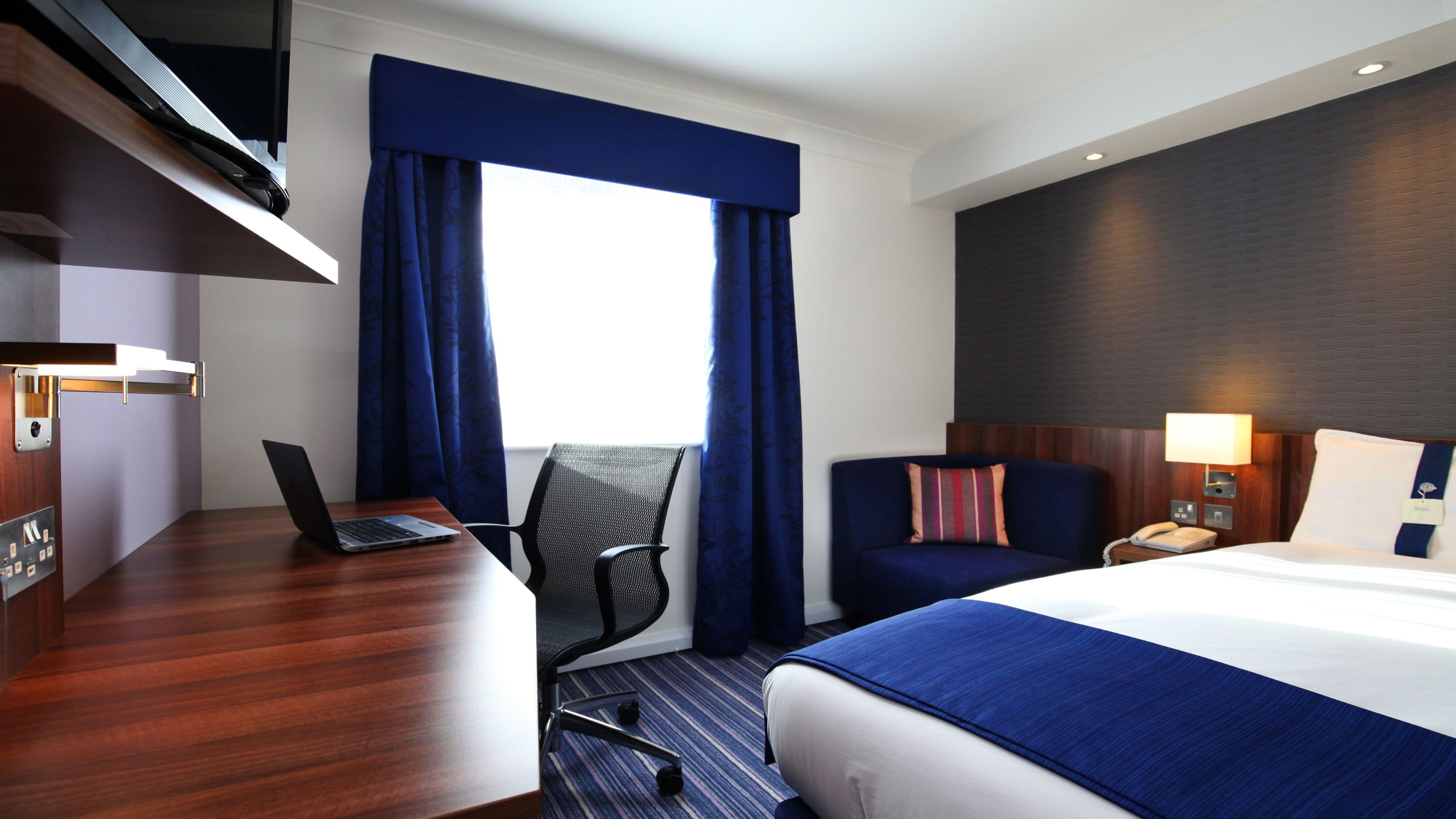 Holiday Inn Express York - Image 4