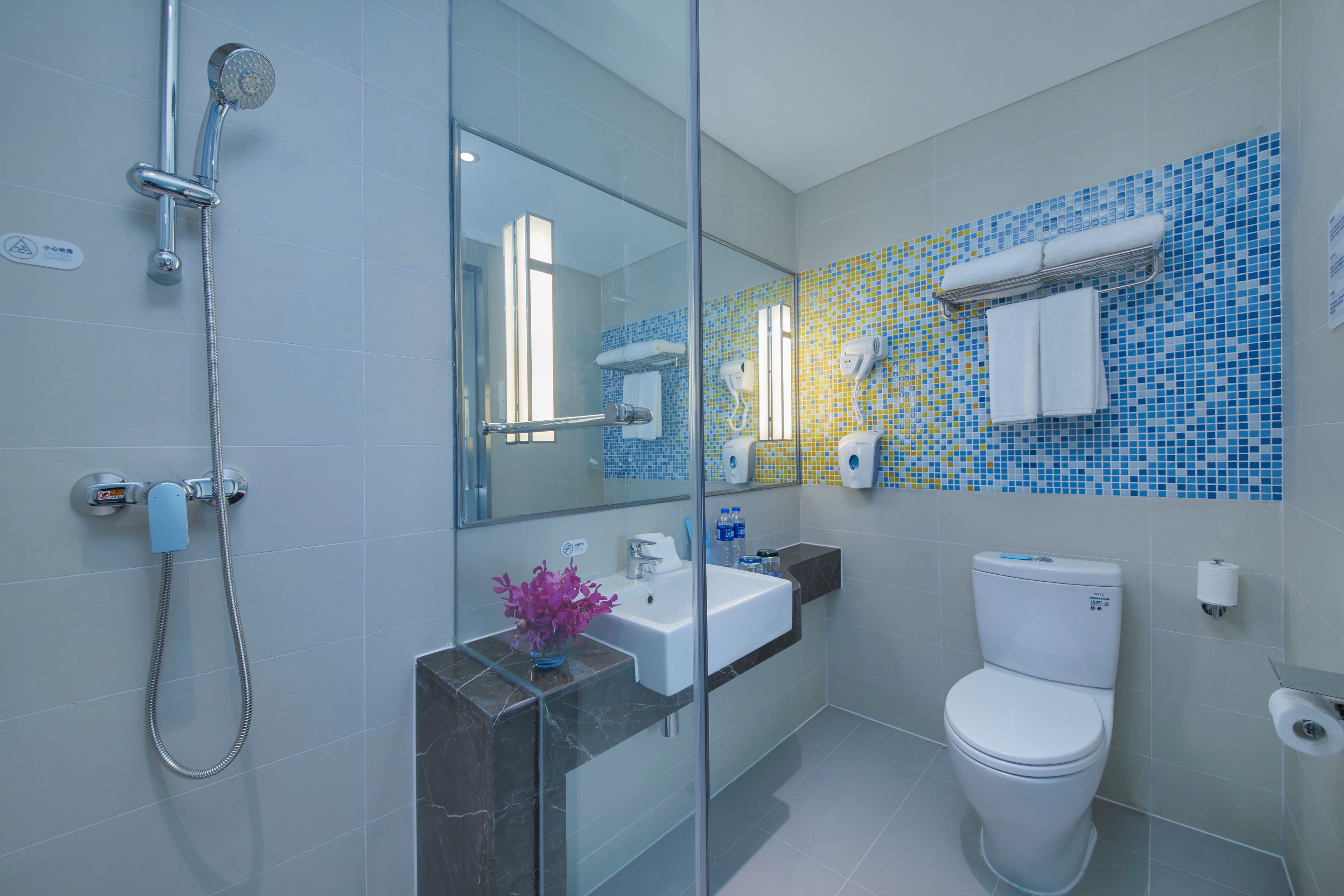 Holiday Inn Express Zhengzhou Longzi Lake - Image 3