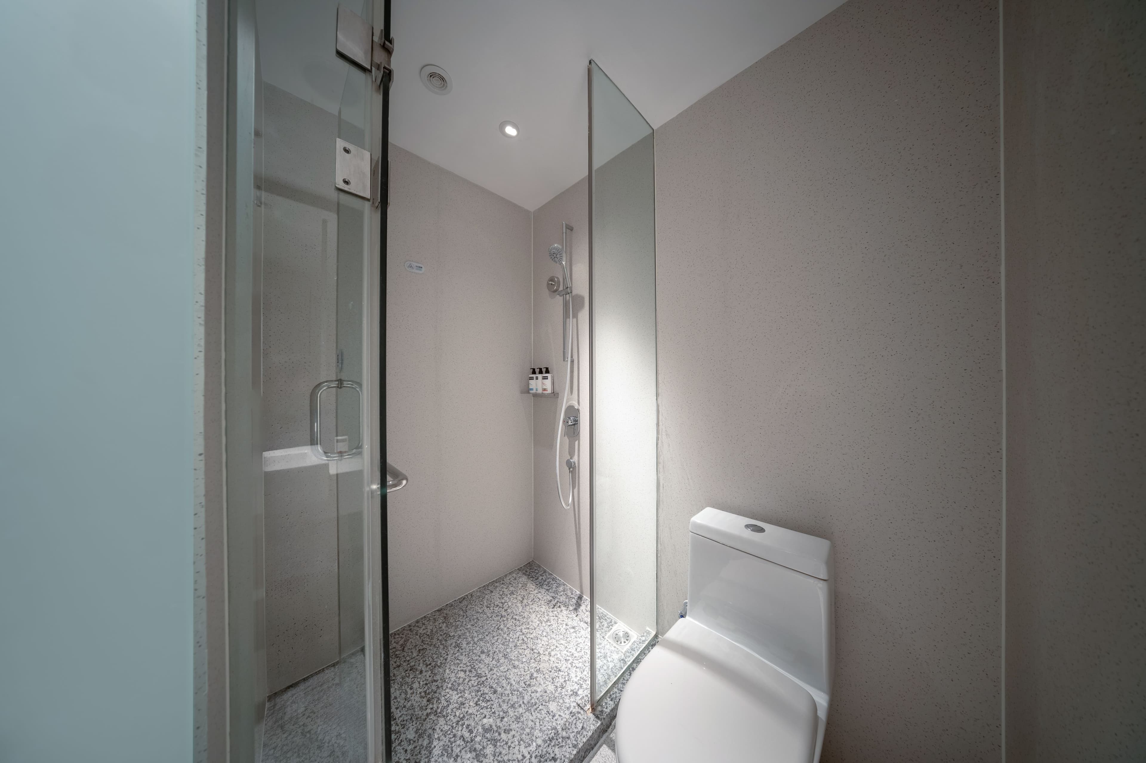 Holiday Inn Express Zhengzhou Garden Road - Image 5