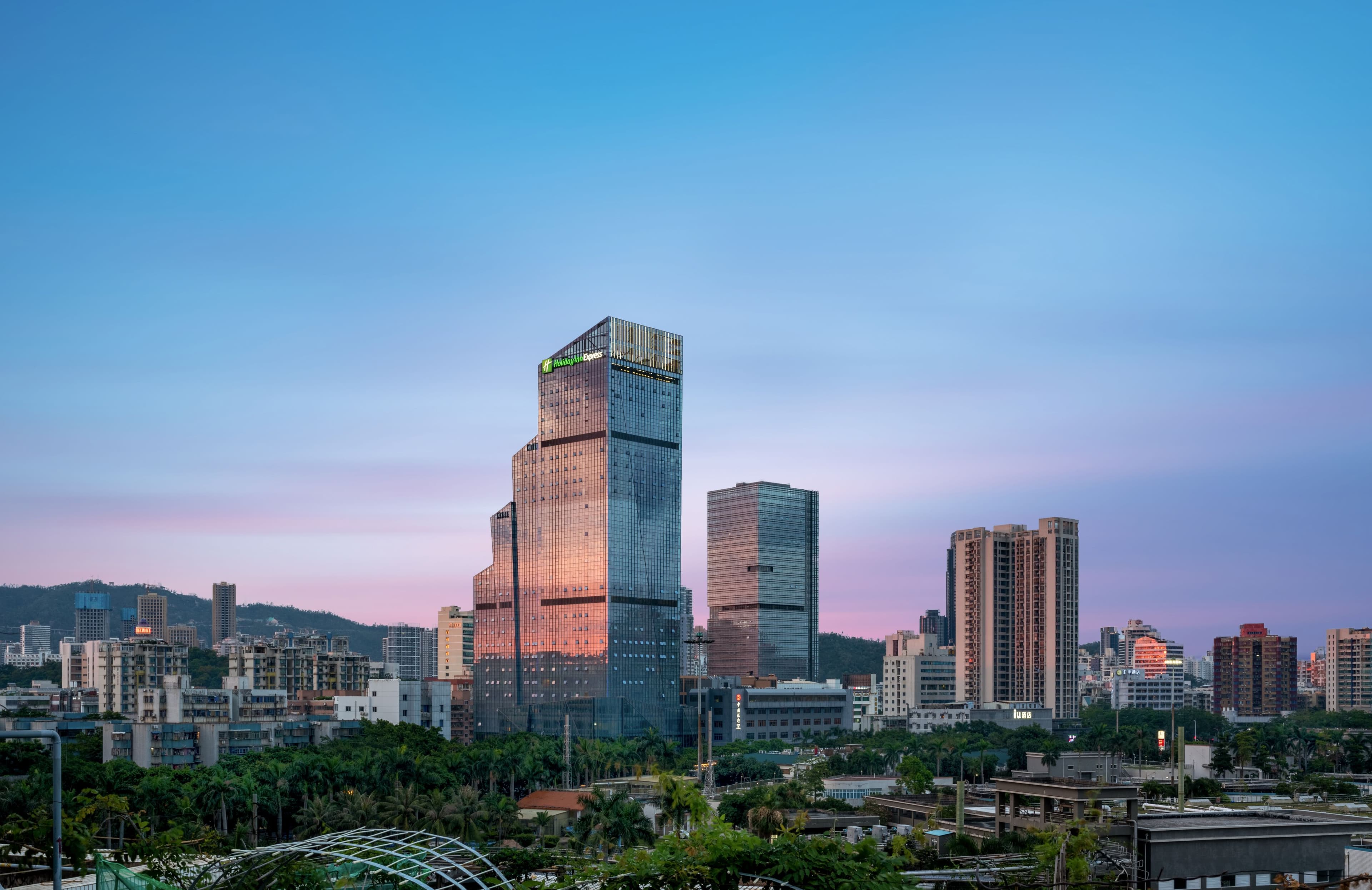 Holiday Inn Express Zhuhai Gongbei - Image 1