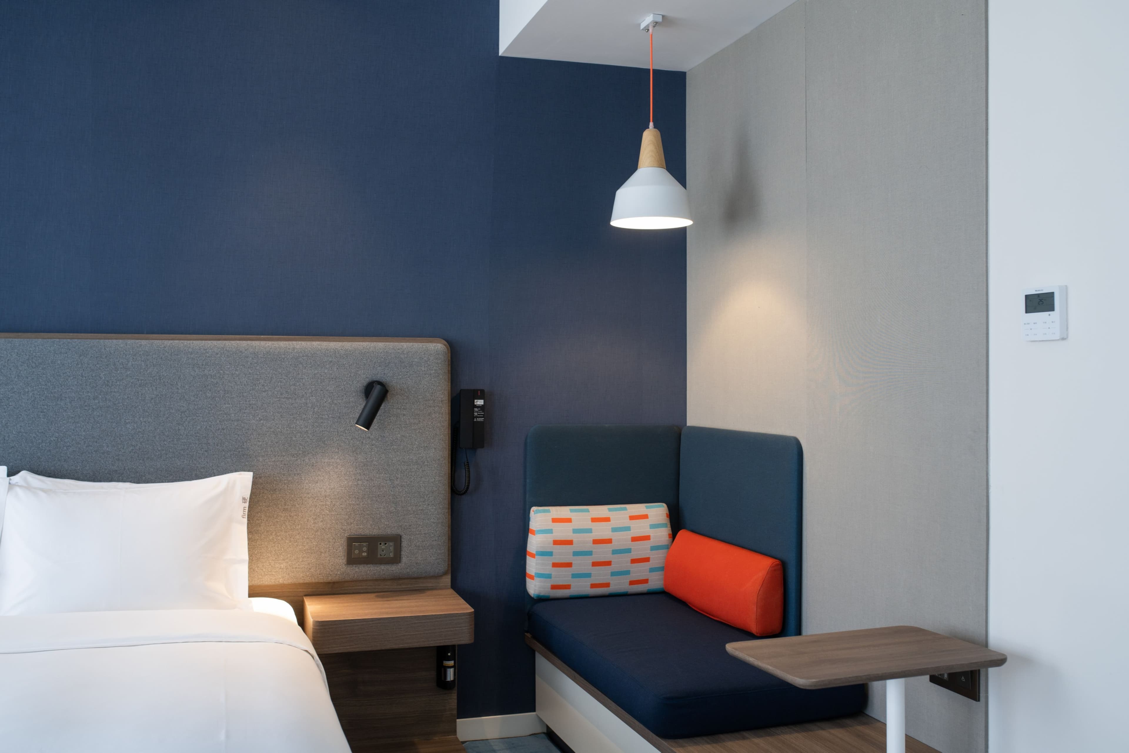 Holiday Inn Express Zhuhai Gongbei - Image 2