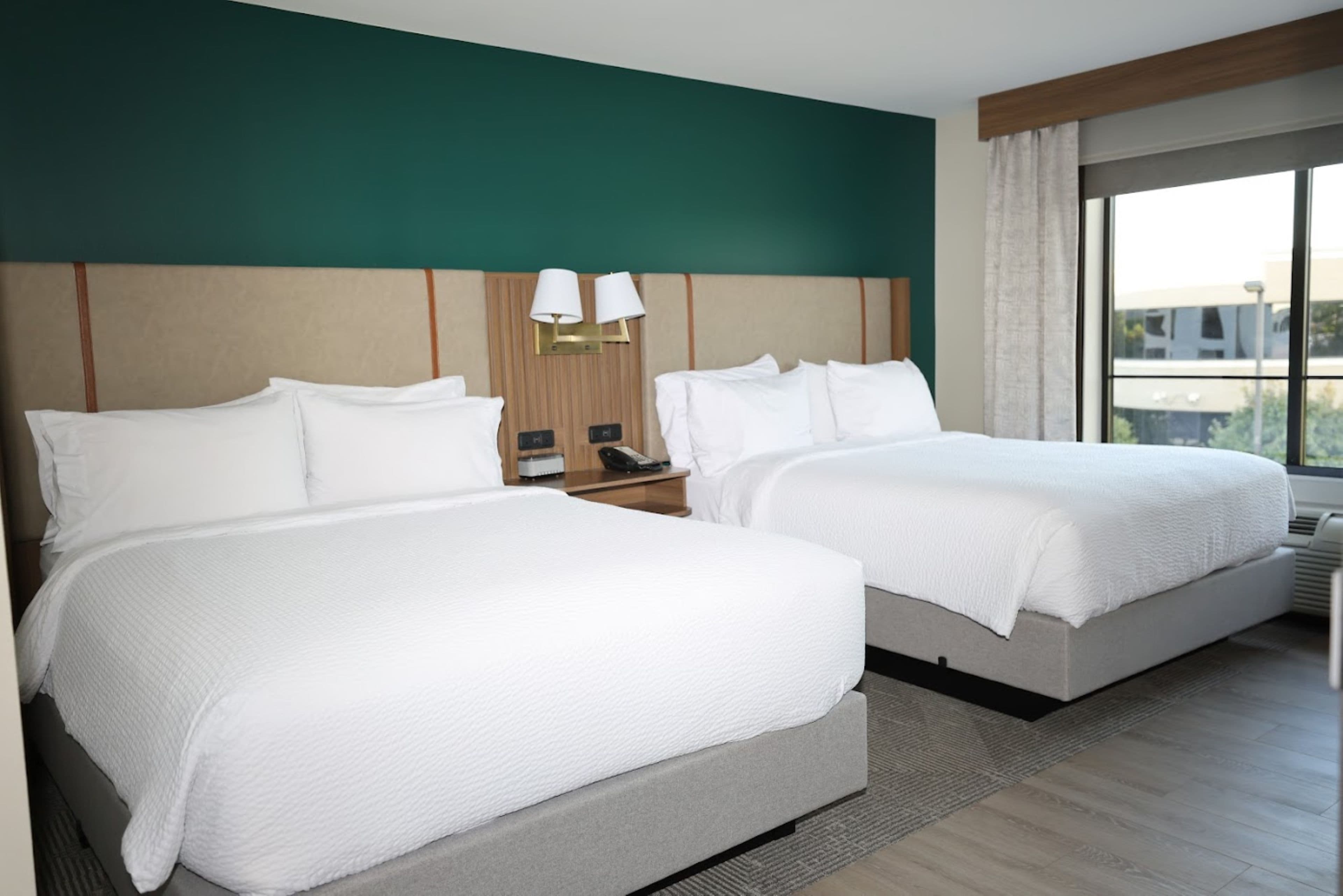 Holiday Inn St. Louis-Fairview Heights — 24