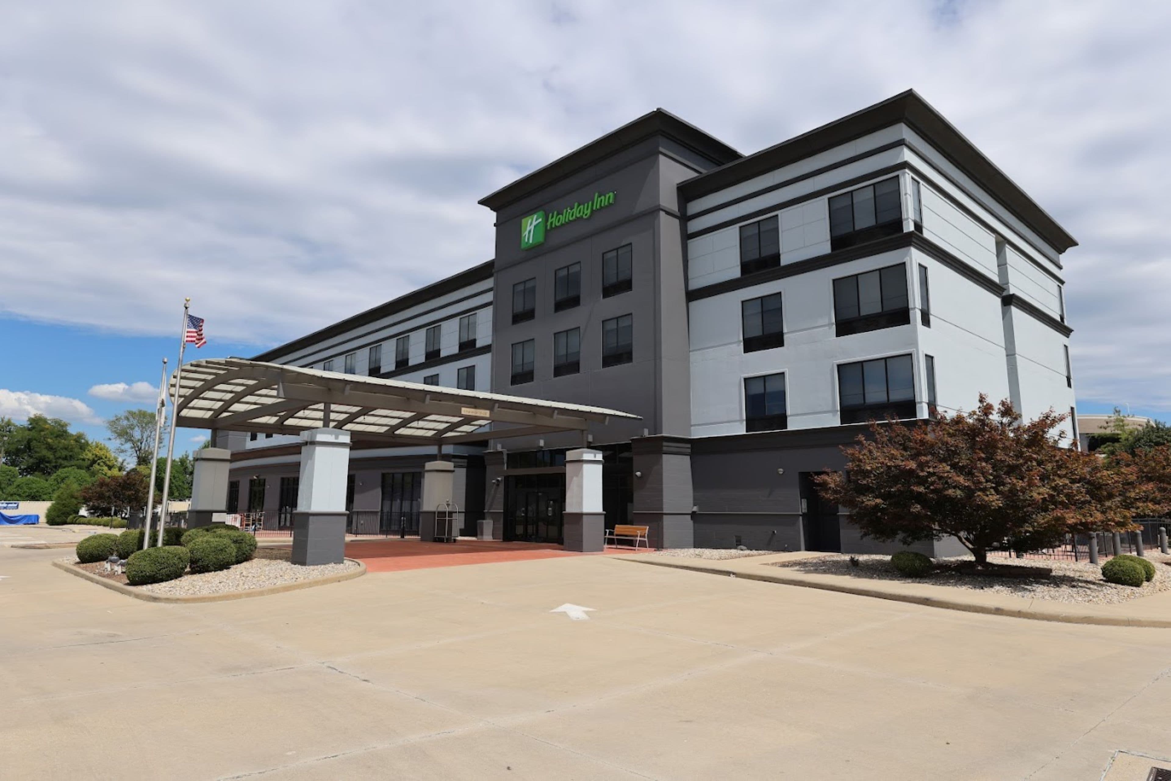 Holiday Inn St. Louis-Fairview Heights - Image 1