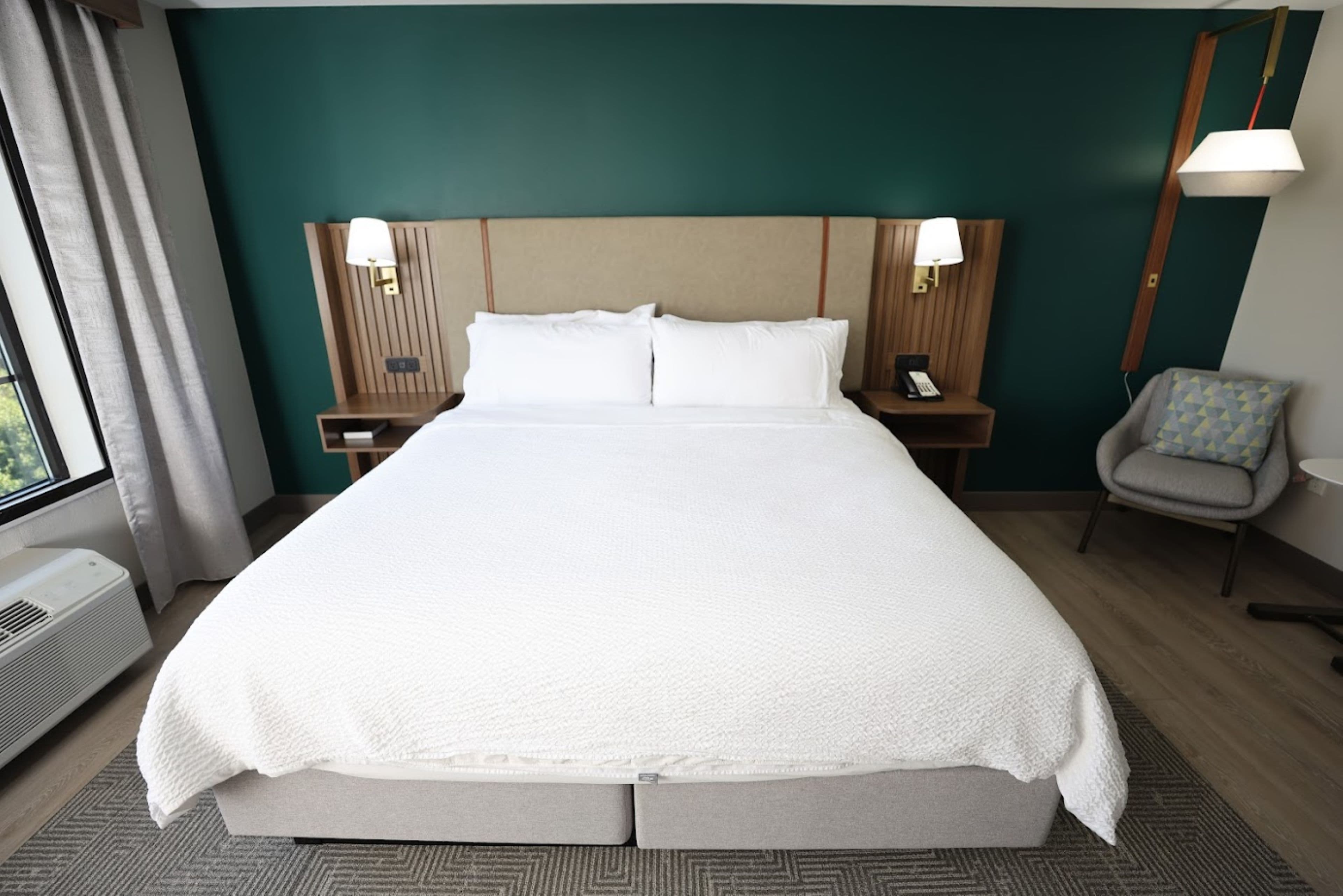 Holiday Inn St. Louis-Fairview Heights — 7