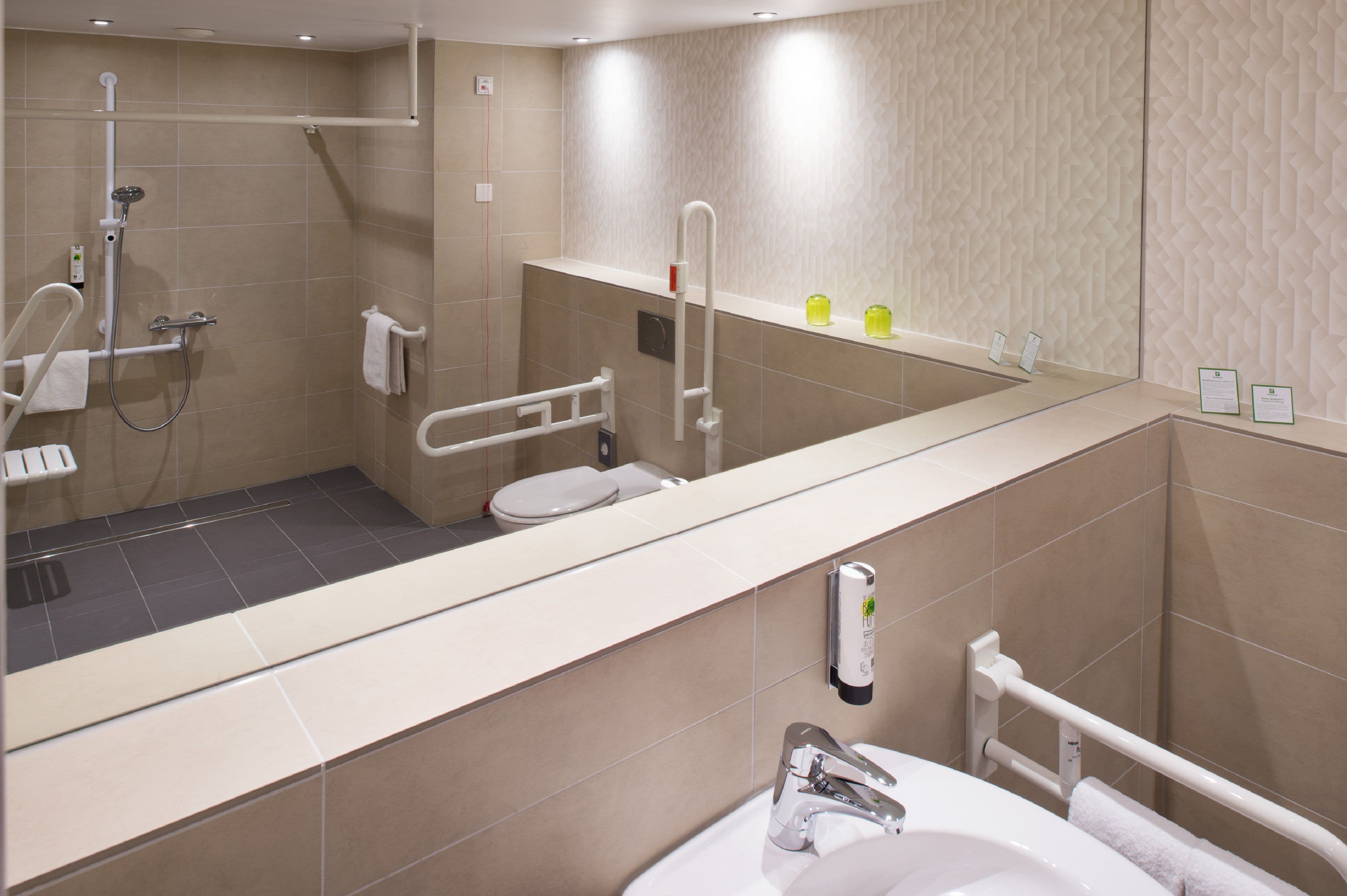 Holiday Inn Frankfurt Airport — 16