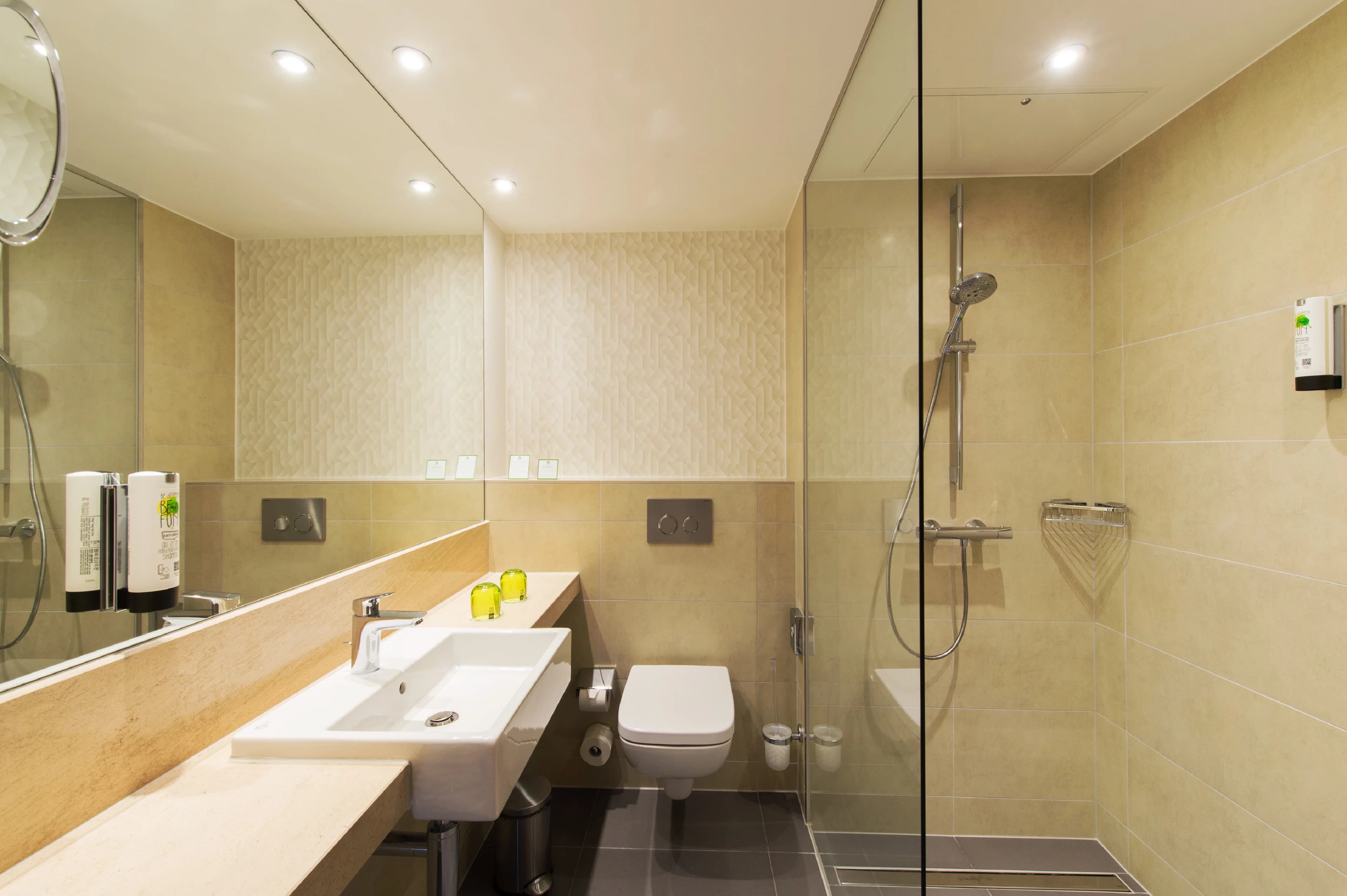 Holiday Inn Frankfurt Airport — 9