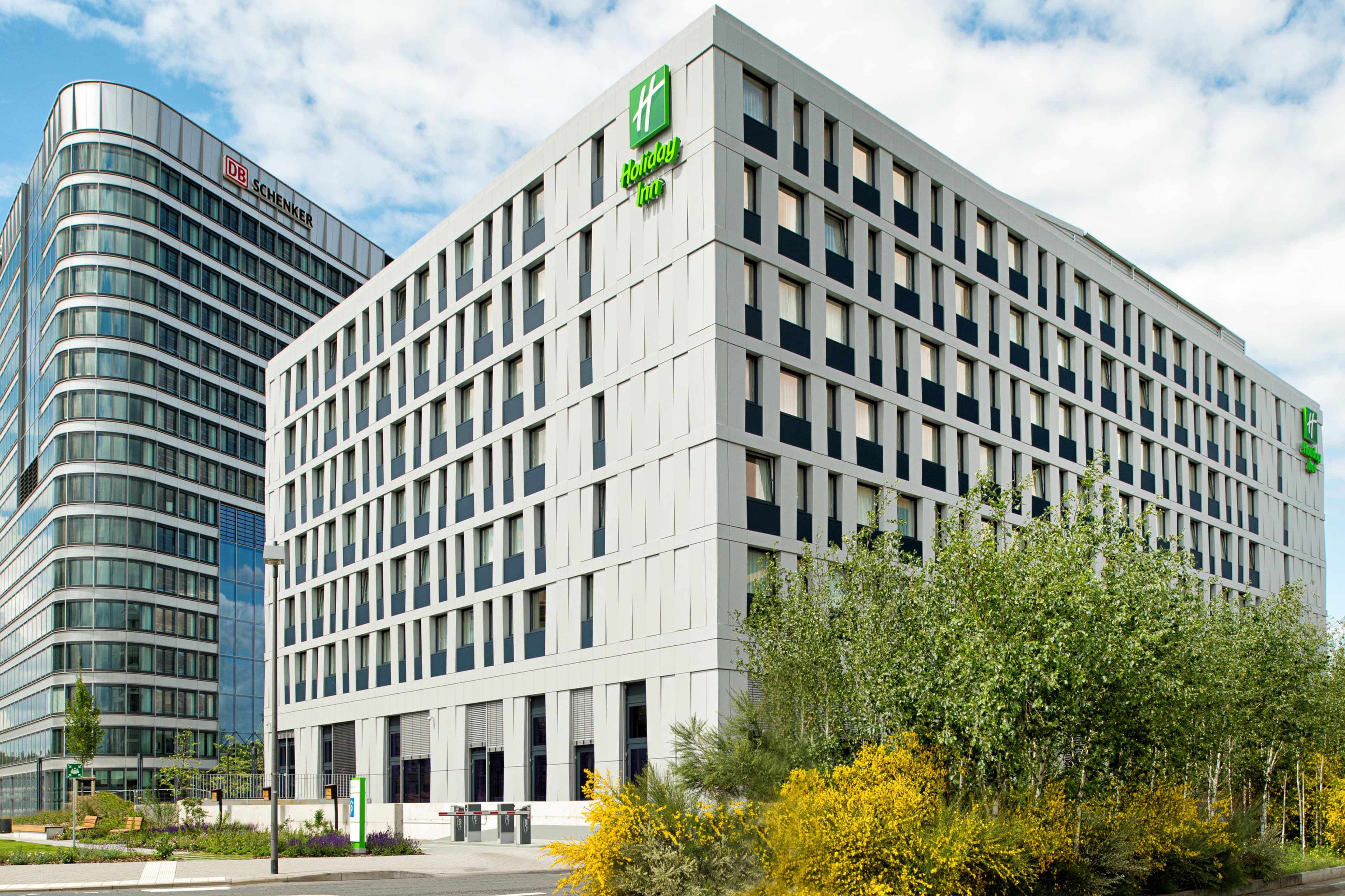 Holiday Inn Frankfurt Airport - Image 1