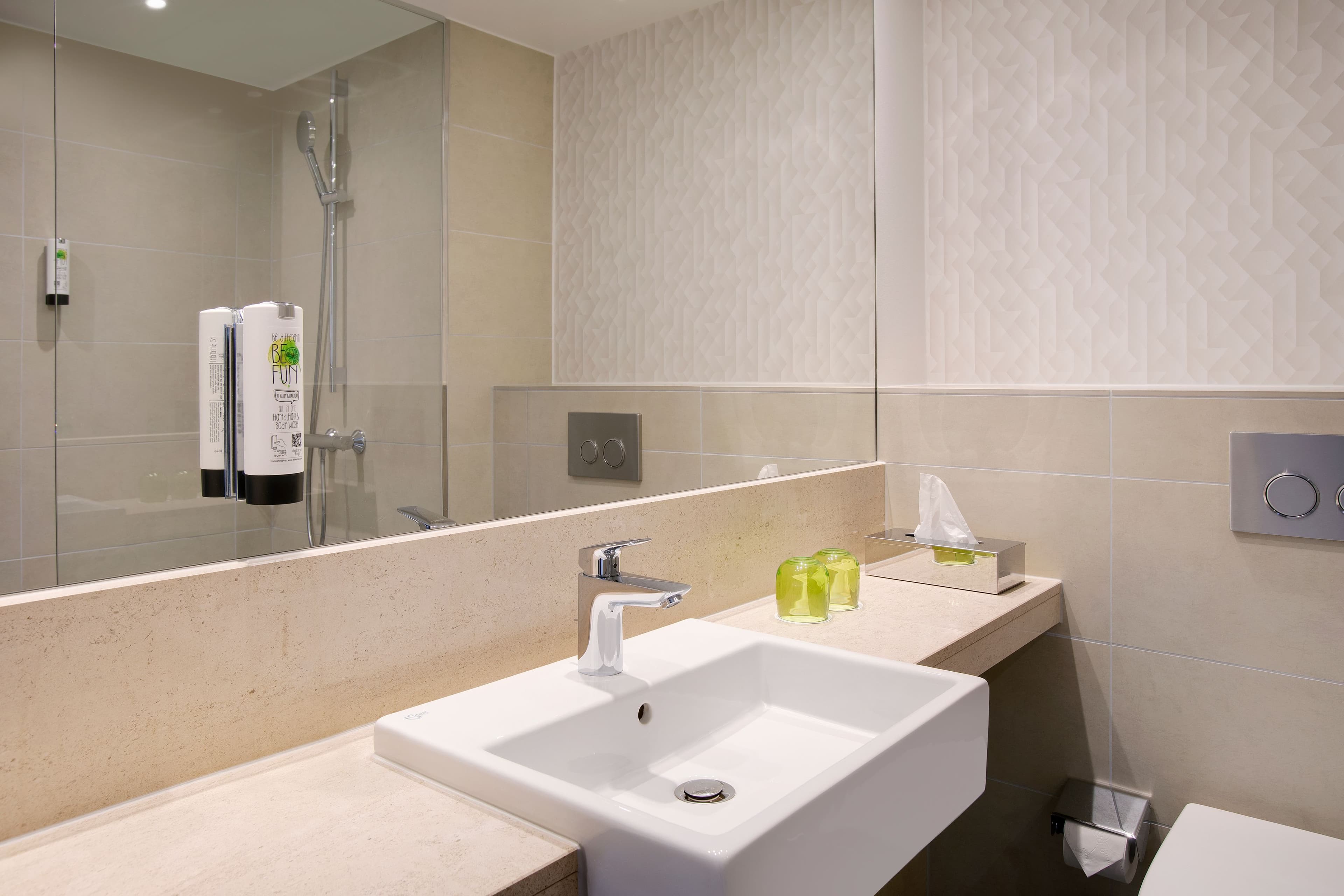 Holiday Inn Frankfurt Airport - Image 4