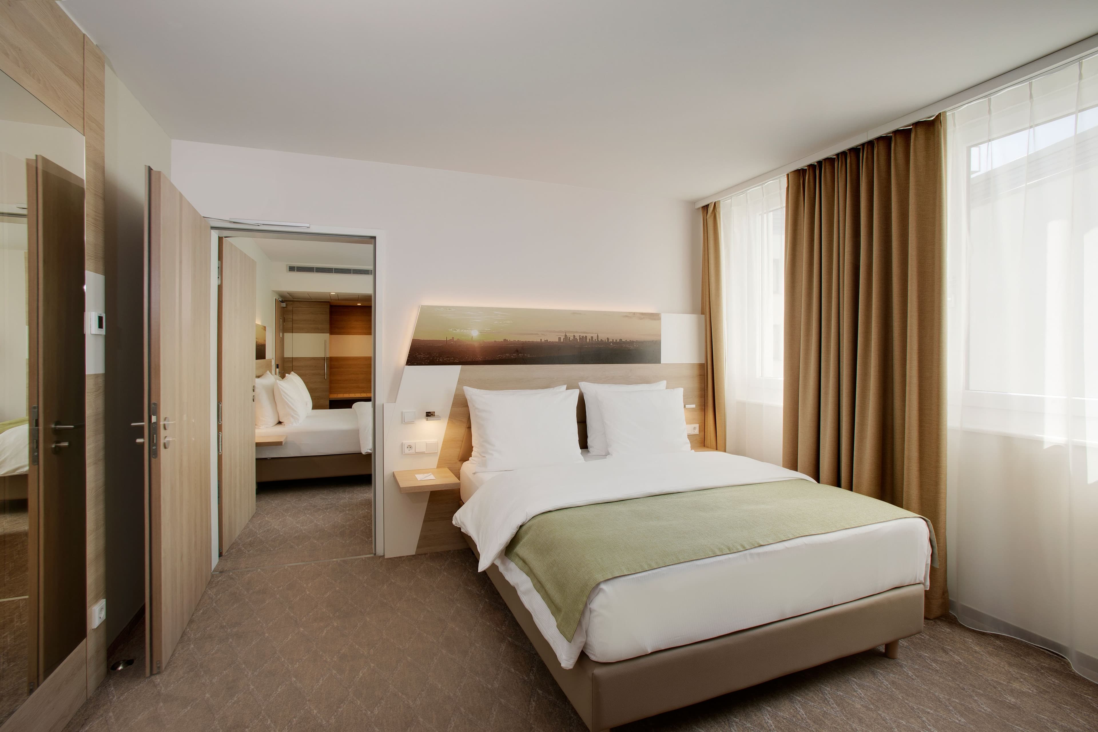 Holiday Inn Frankfurt Airport — 11