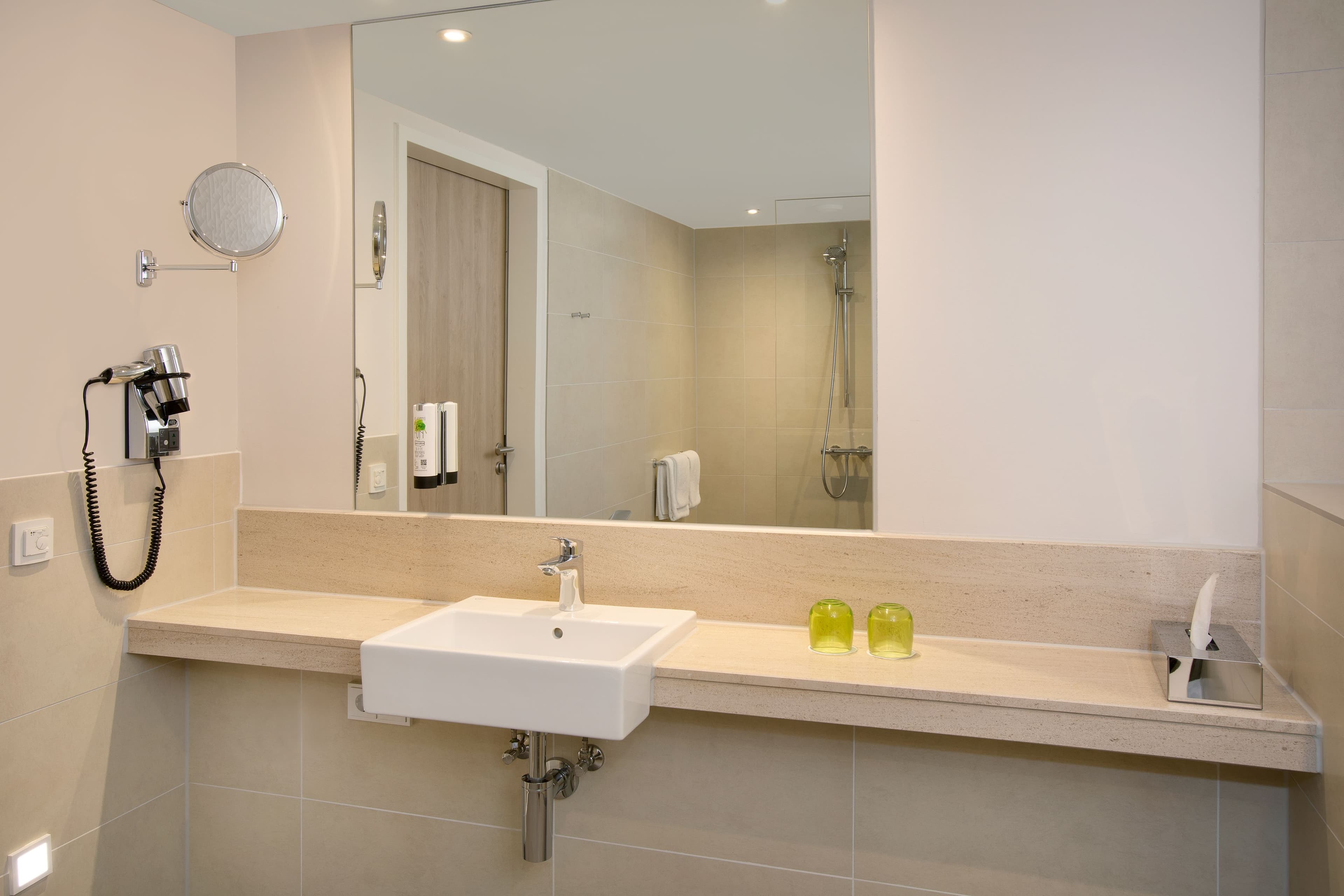 Holiday Inn Frankfurt Airport — 10
