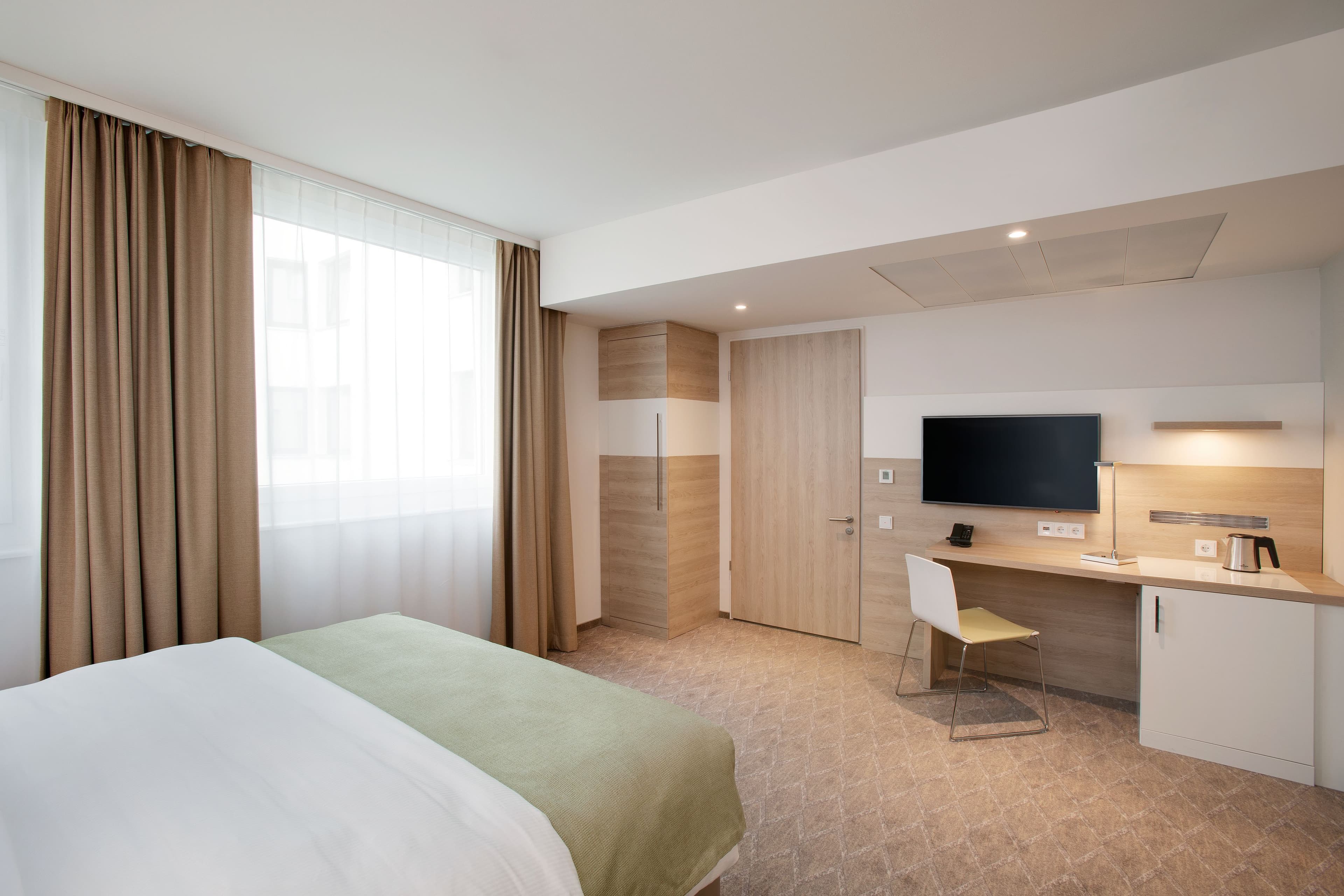 Holiday Inn Frankfurt Airport — 12