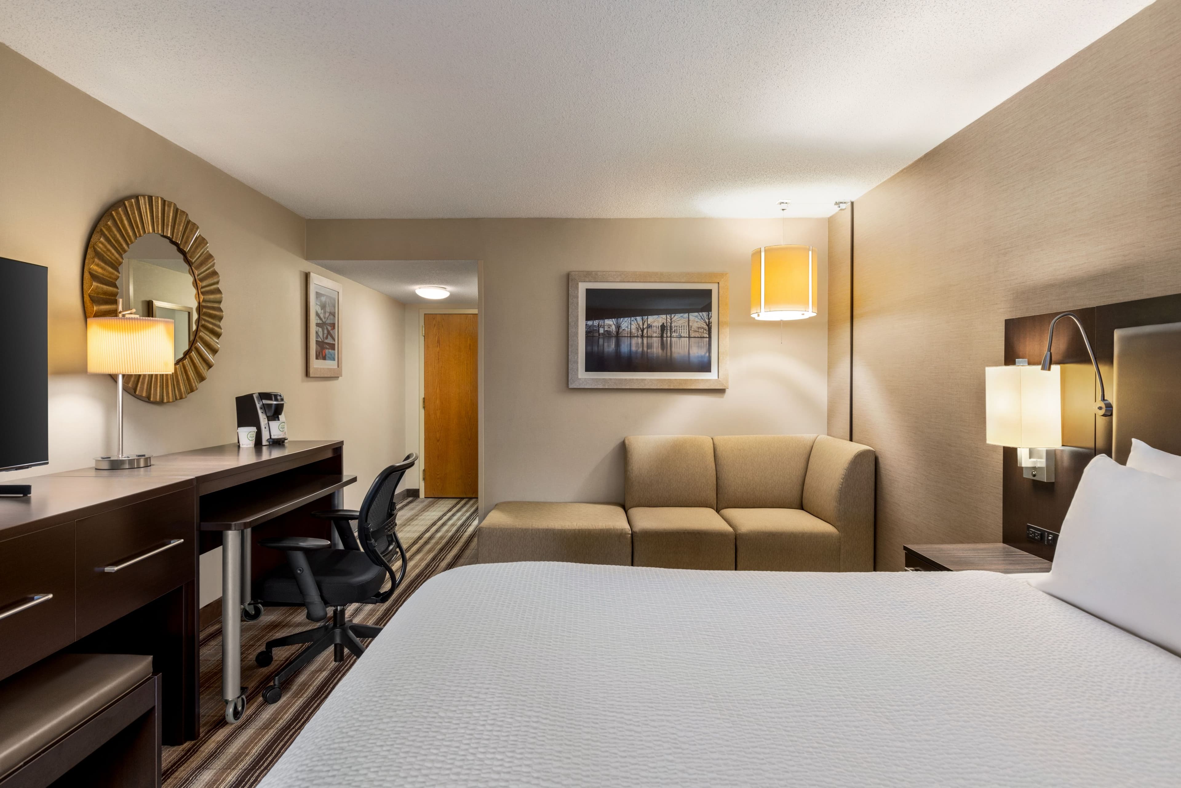 Holiday Inn Gaithersburg - Image 4