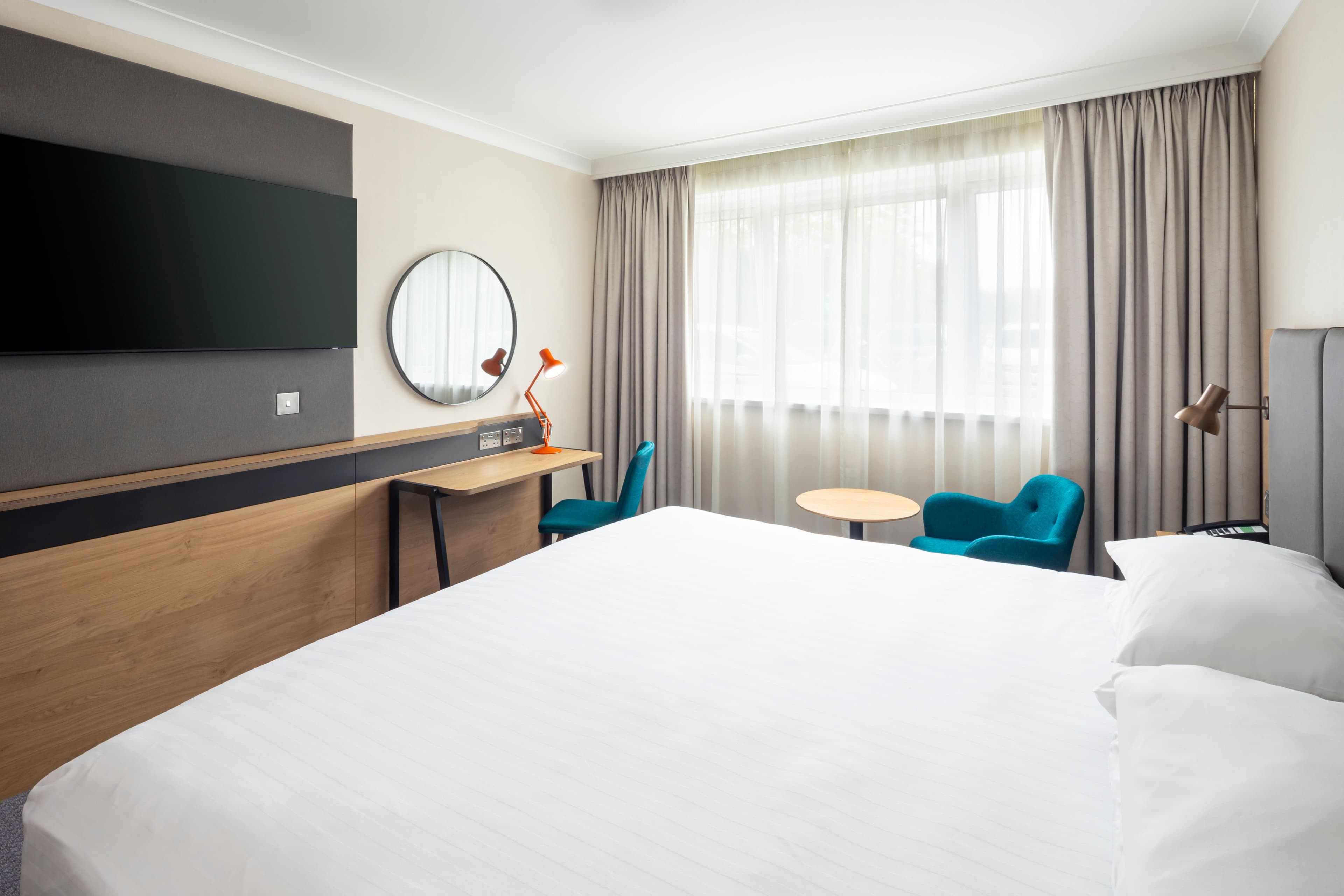Holiday Inn London - Gatwick Airport - Image 3
