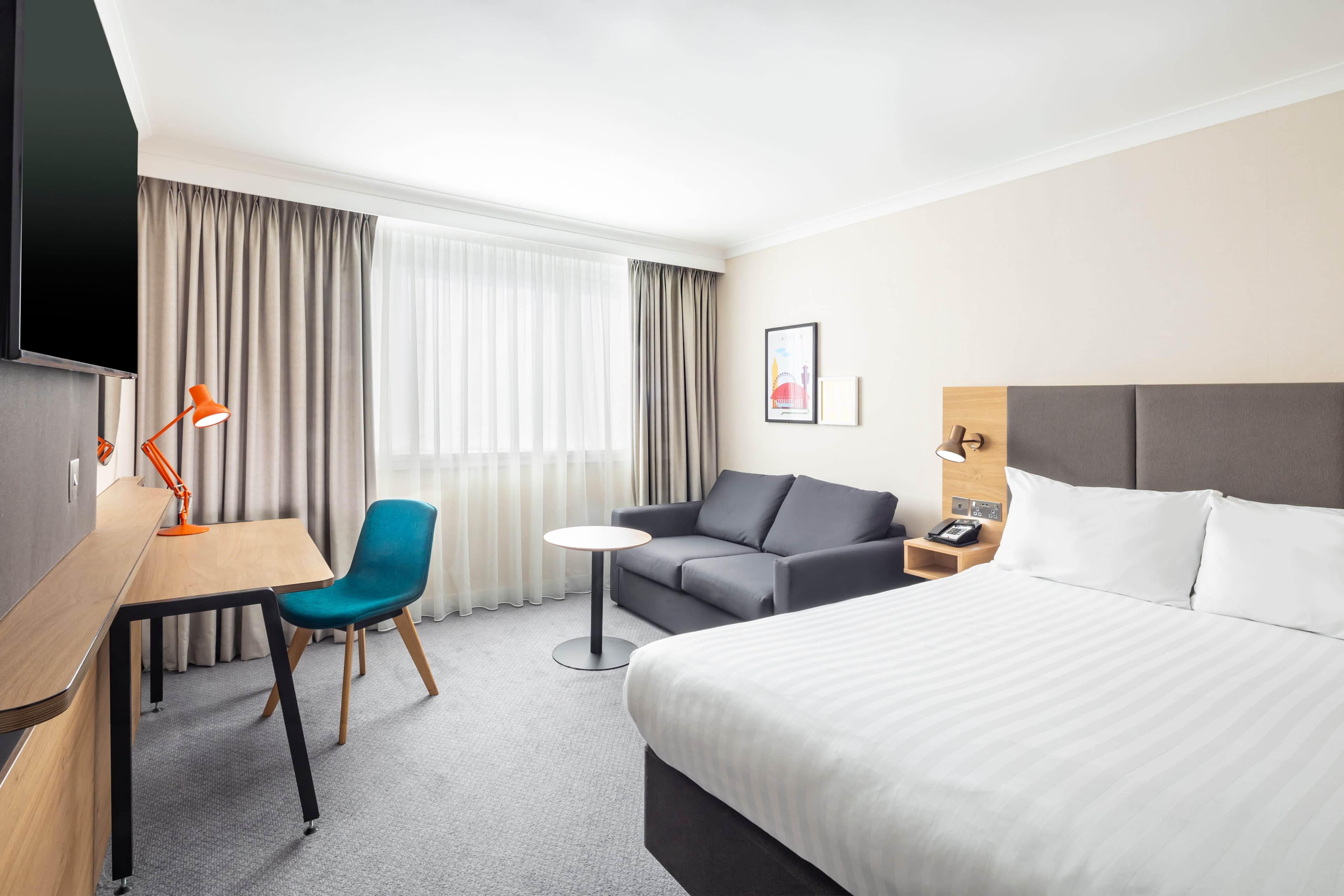 Holiday Inn London - Gatwick Airport - Image 4