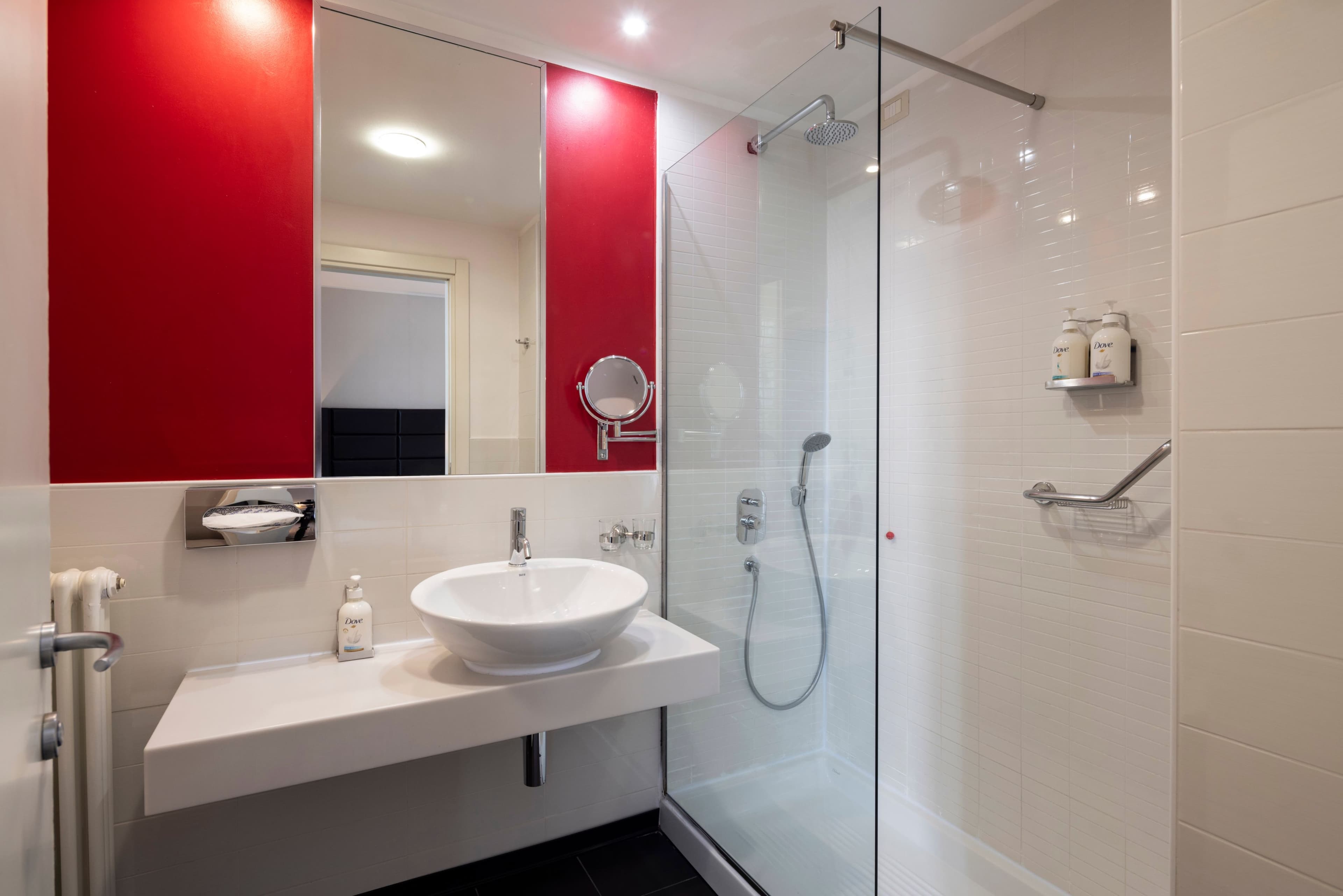 Holiday Inn Genoa City - Image 3