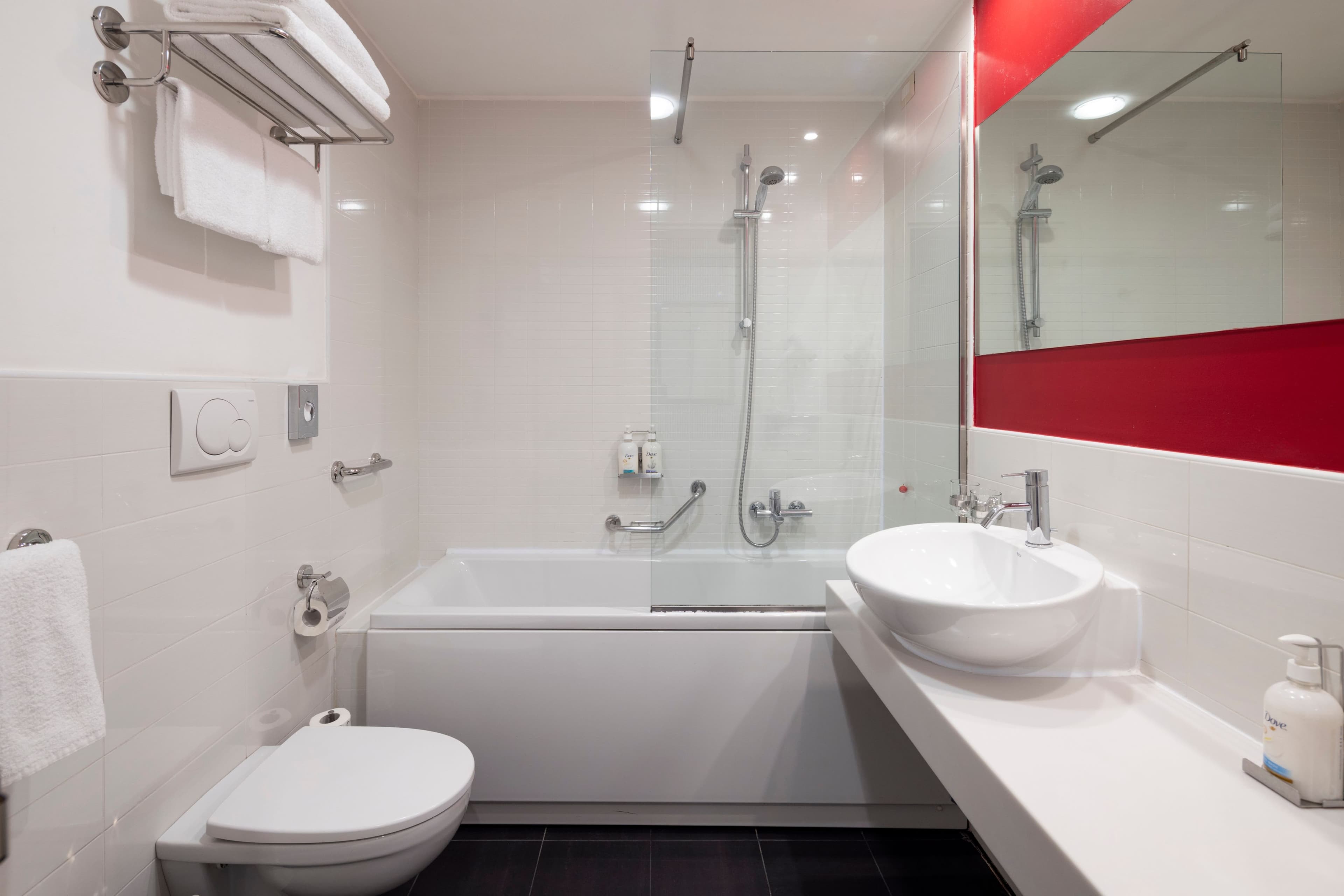 Holiday Inn Genoa City - Image 4