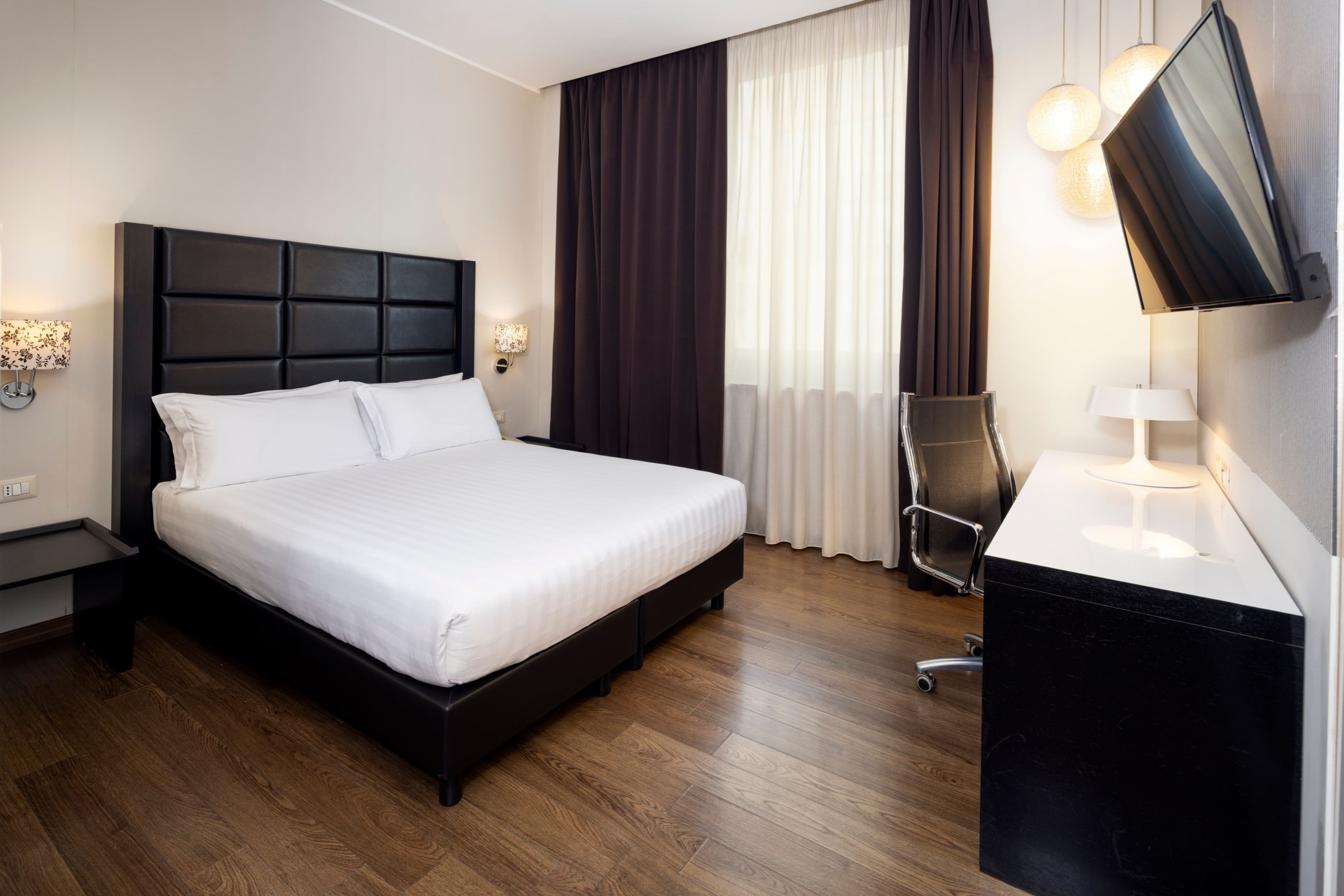Holiday Inn Genoa City - Image 5