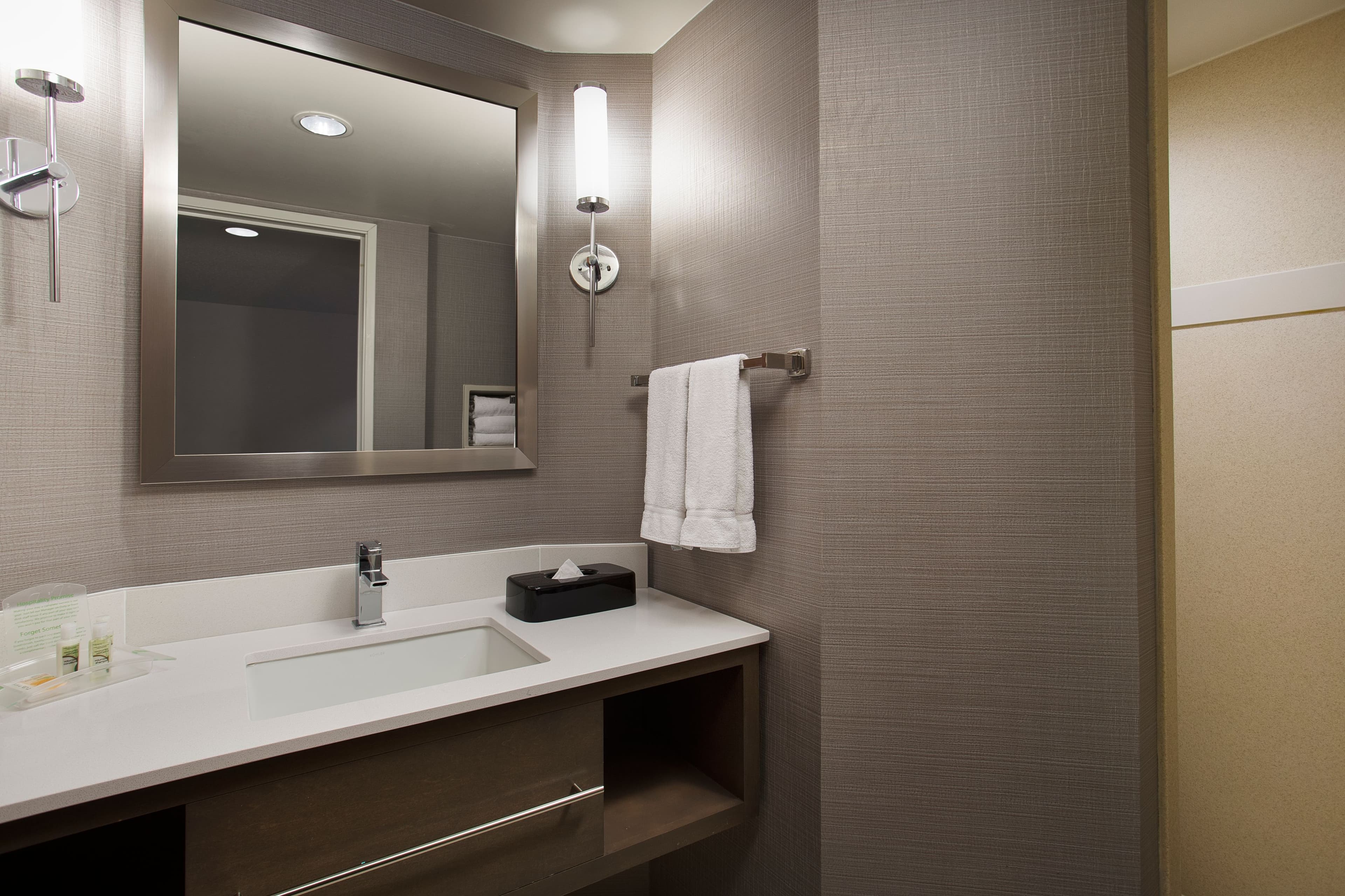 Holiday Inn Grand Rapids - Airport — 5