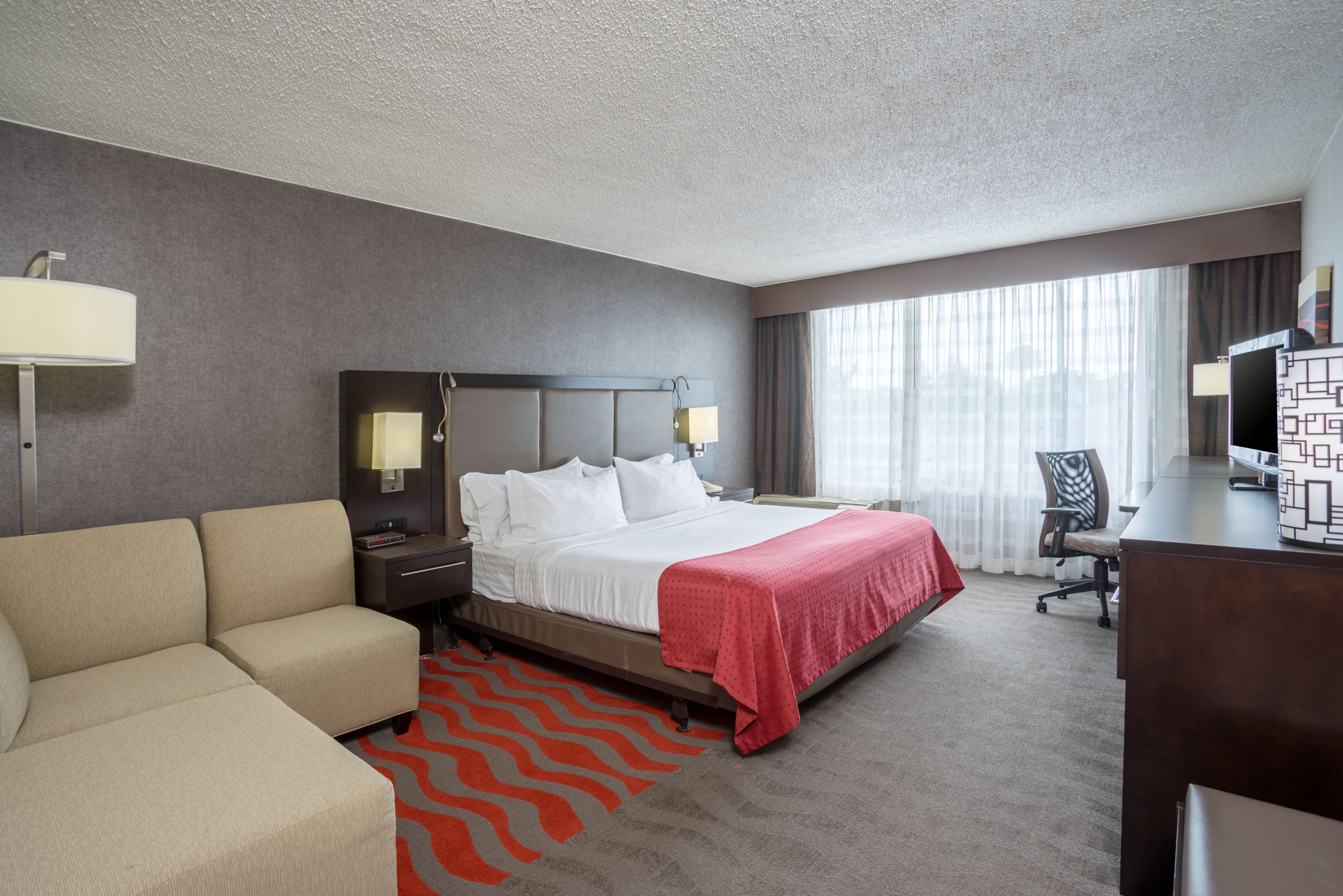 Holiday Inn Harrisburg (Hershey Area) I-81 — 7