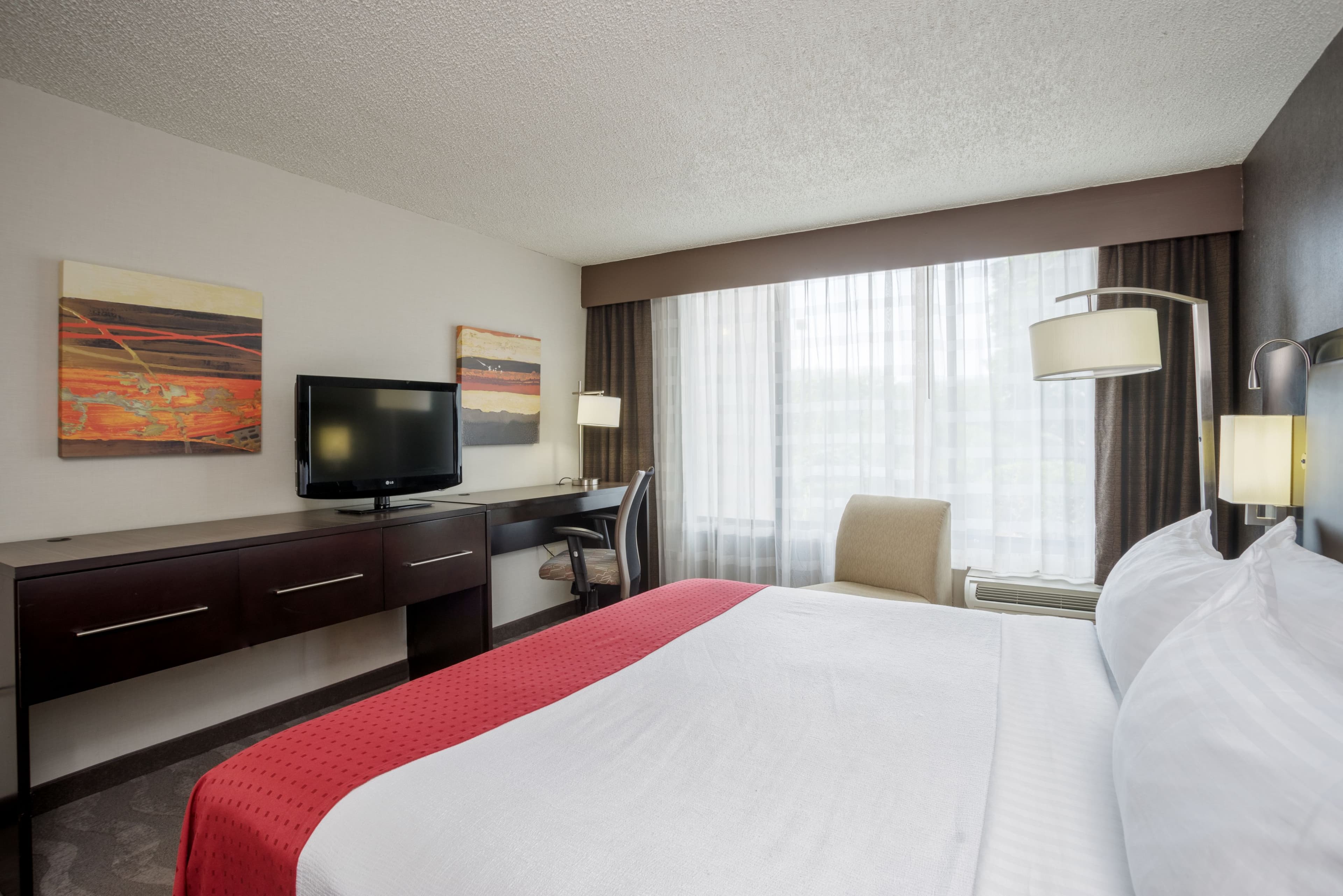 Holiday Inn Harrisburg (Hershey Area) I-81 — 11