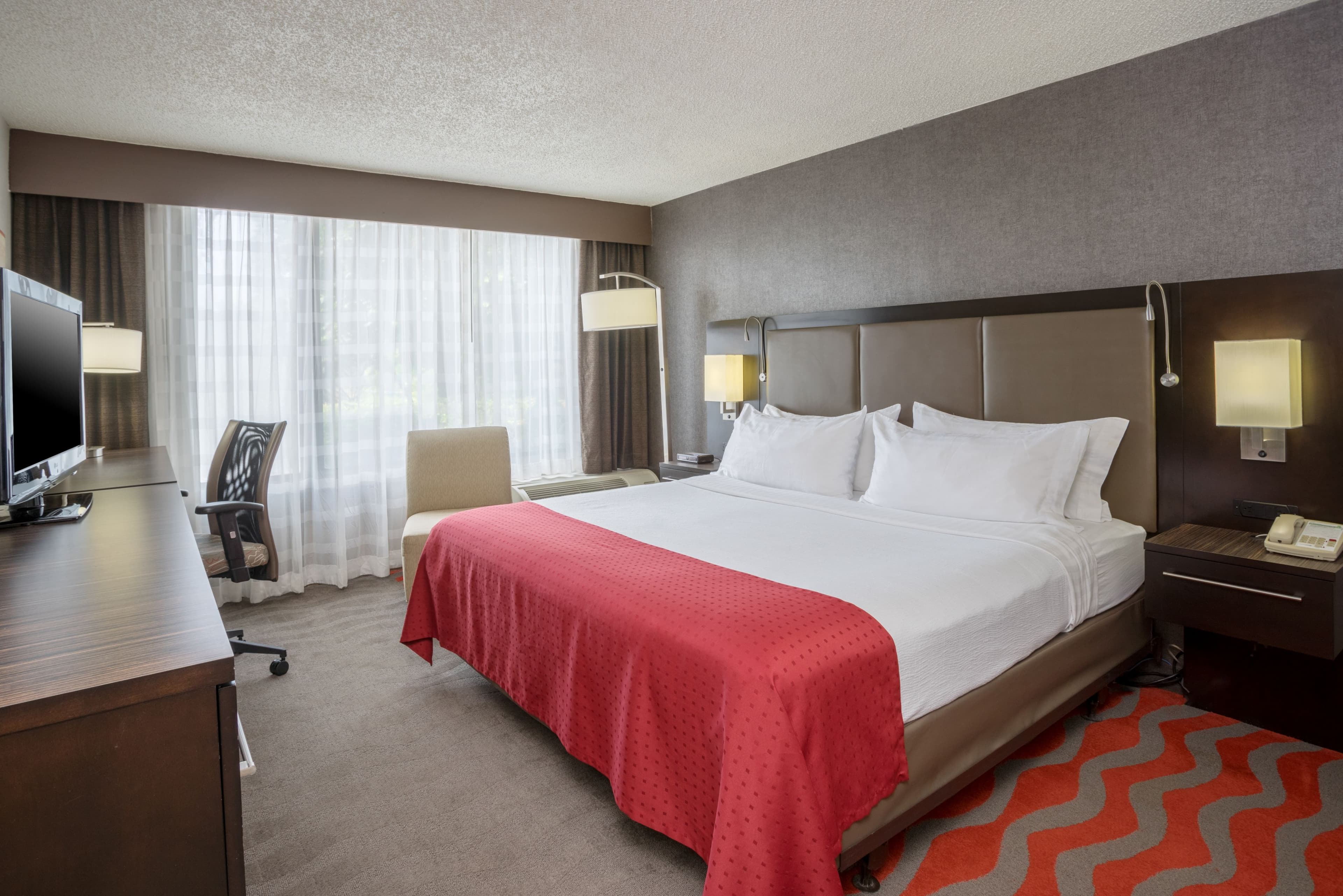 Holiday Inn Harrisburg (Hershey Area) I-81 — 13
