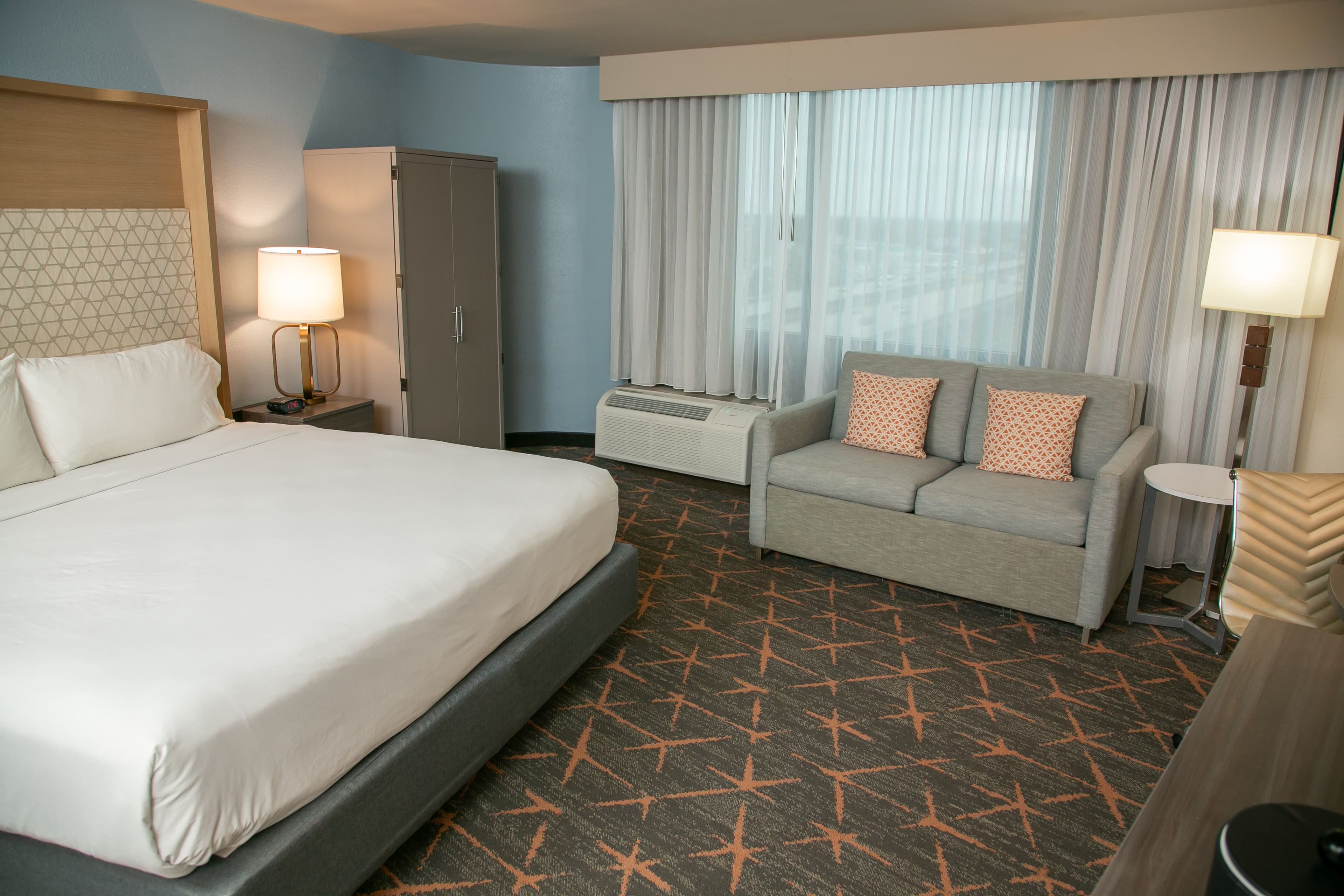 Holiday Inn New Orleans West Bank Tower — 12
