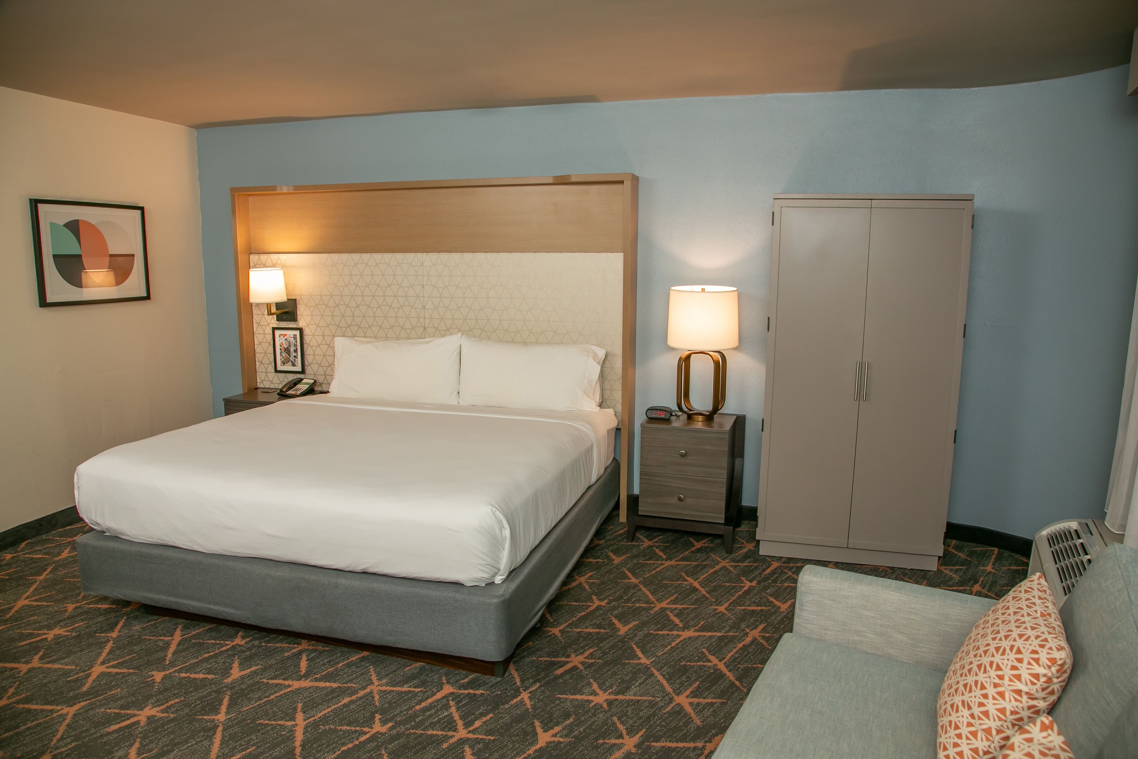 Holiday Inn New Orleans West Bank Tower — 6