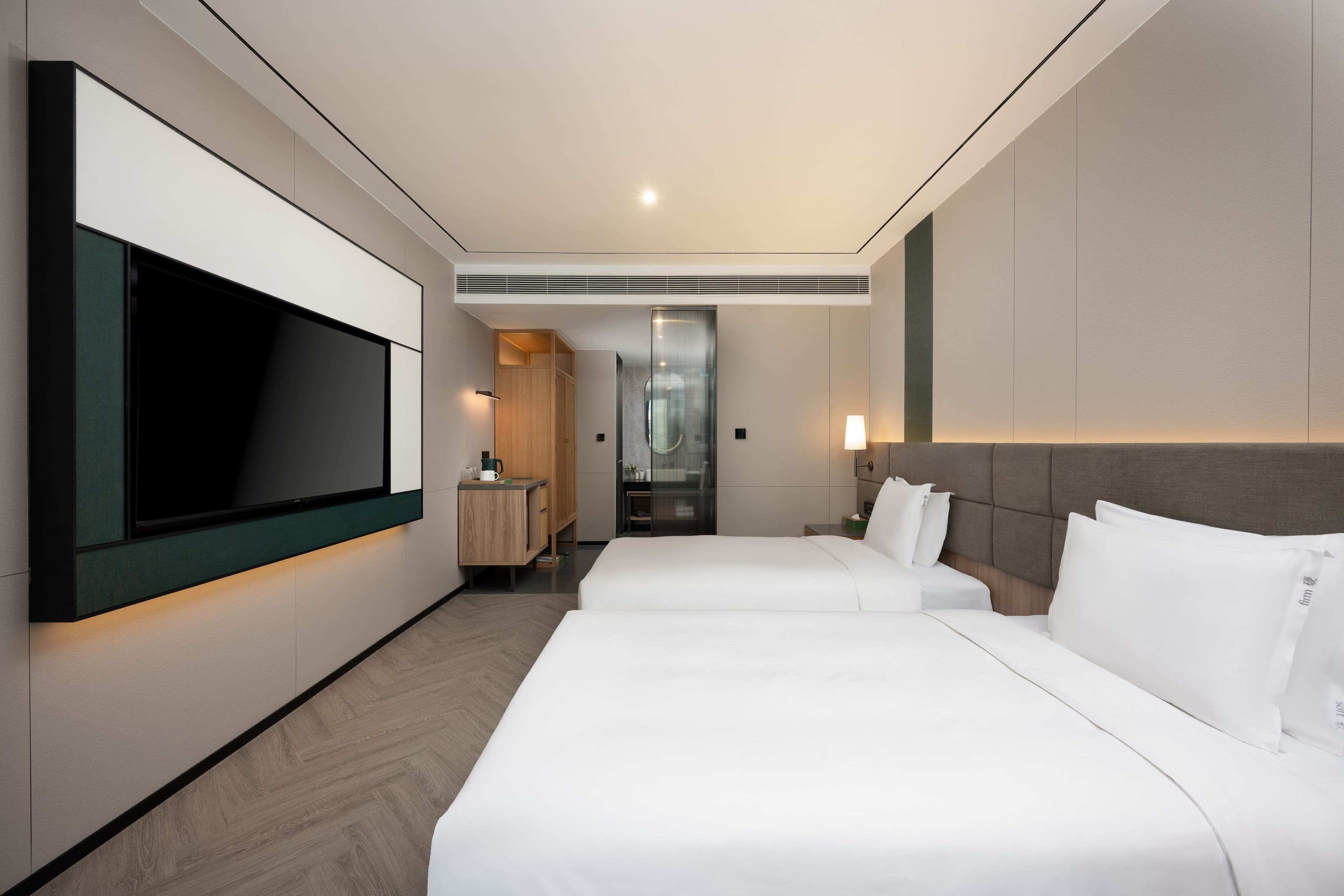 Holiday Inn Guangzhou Zhujiang New Town - Image 3