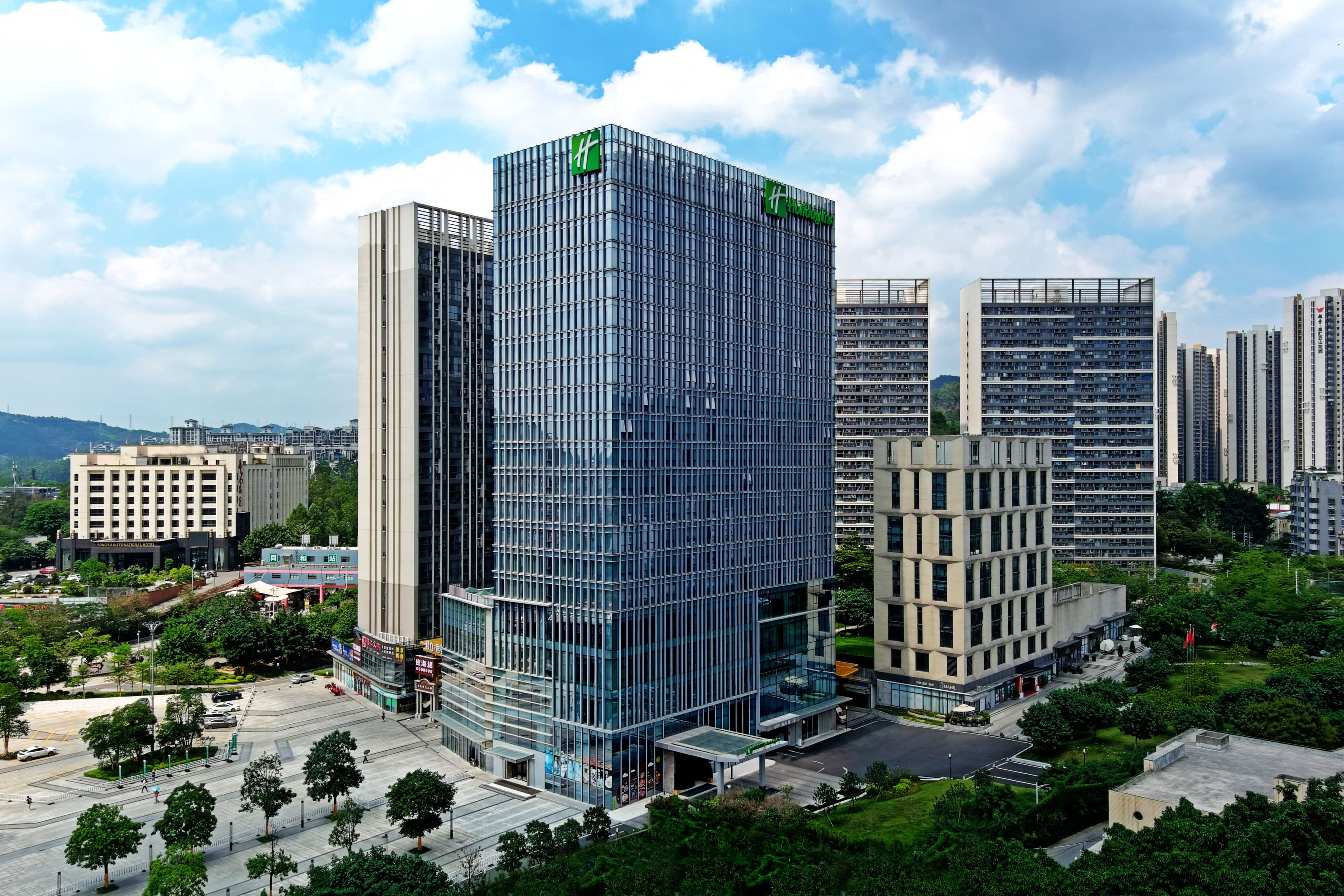 Holiday Inn Guangzhou South Lake - Image 1
