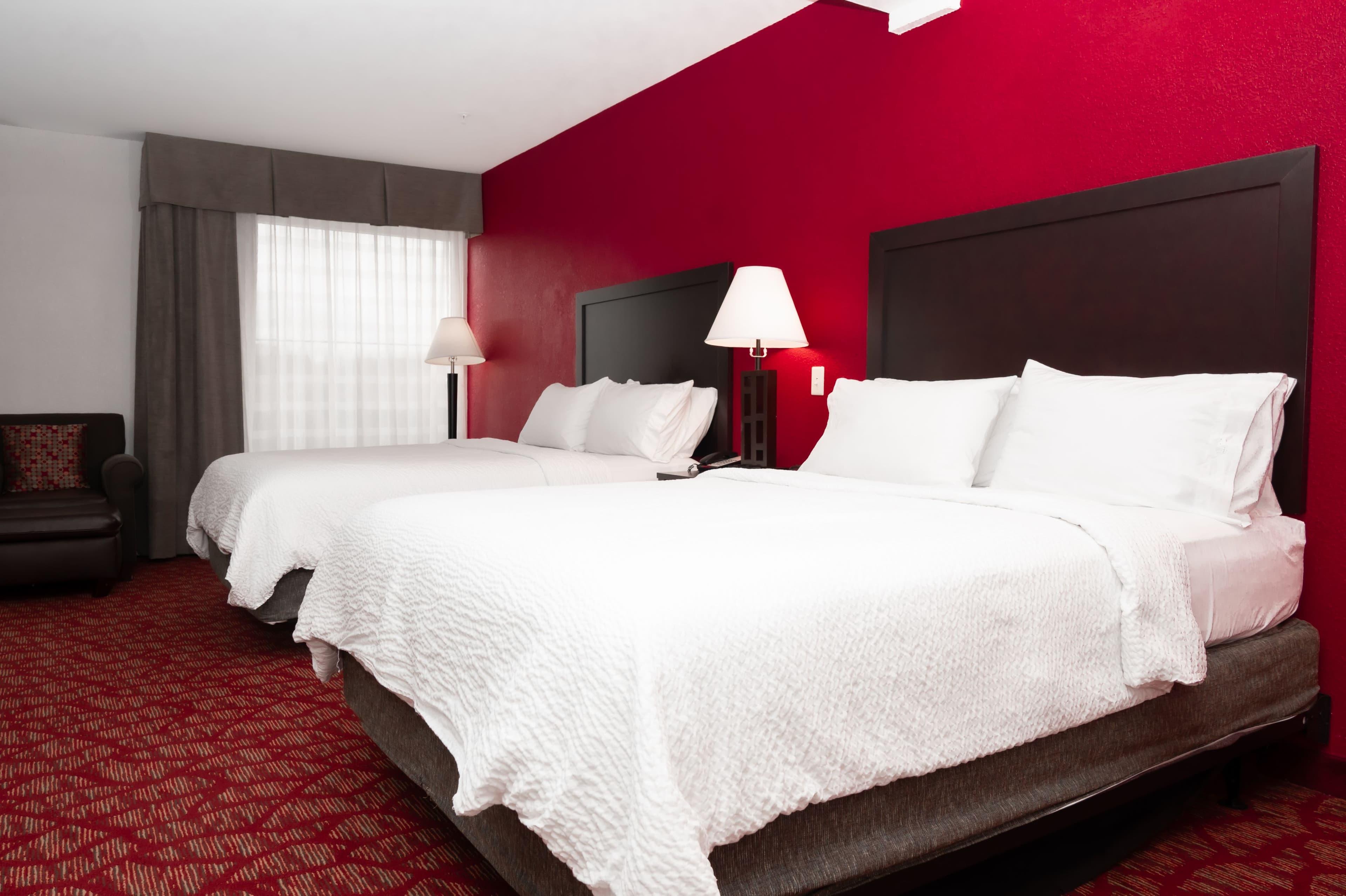 Holiday Inn Guin - Image 3
