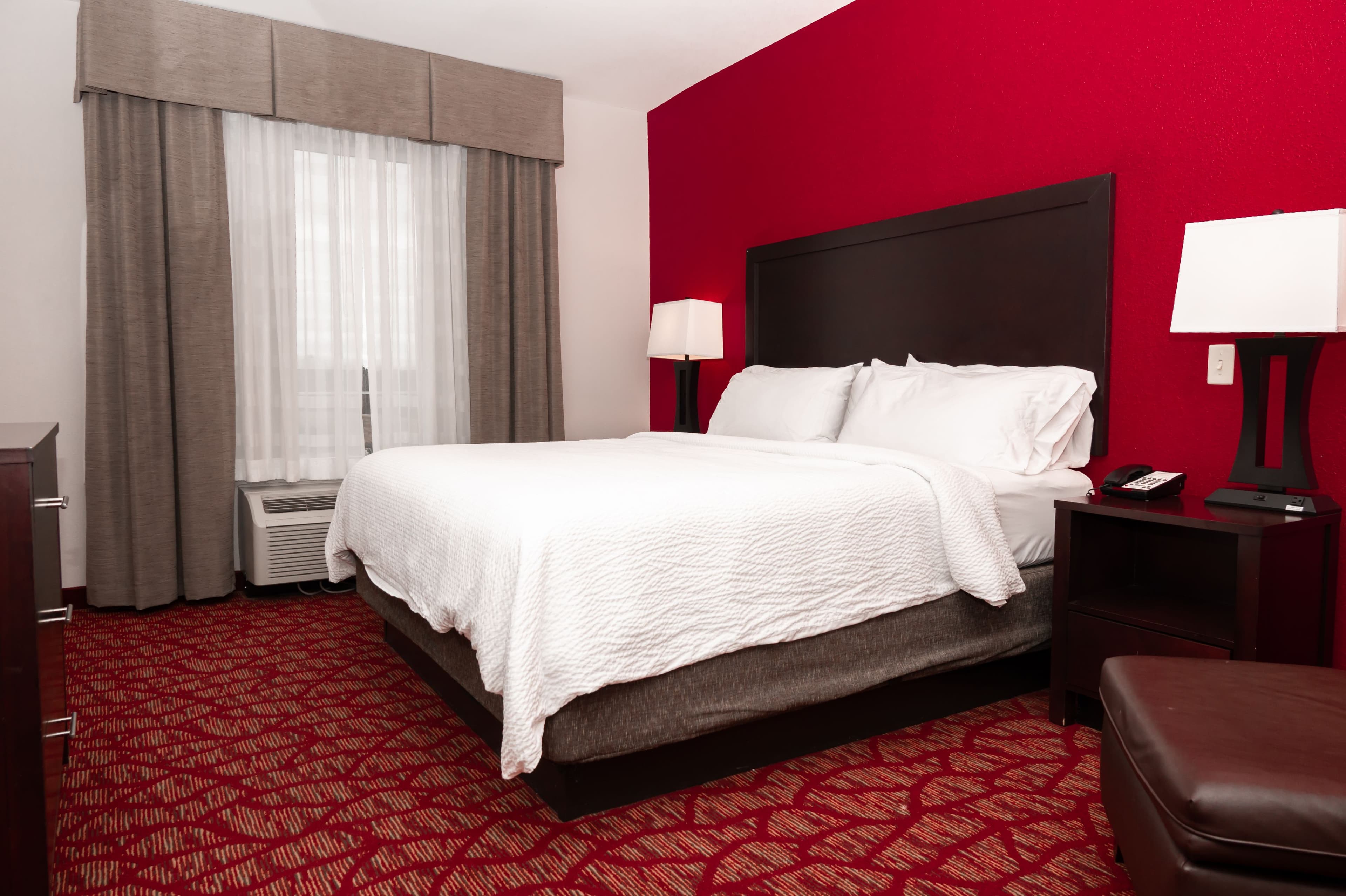 Holiday Inn Guin - Image 5