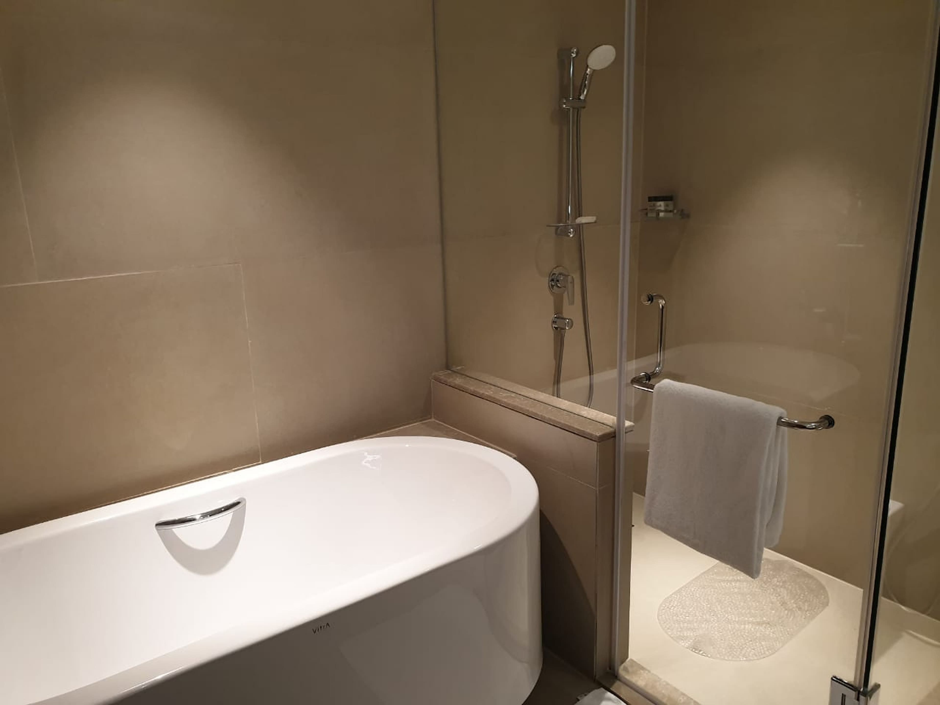 Holiday Inn Gurugram Sector 90 — 76